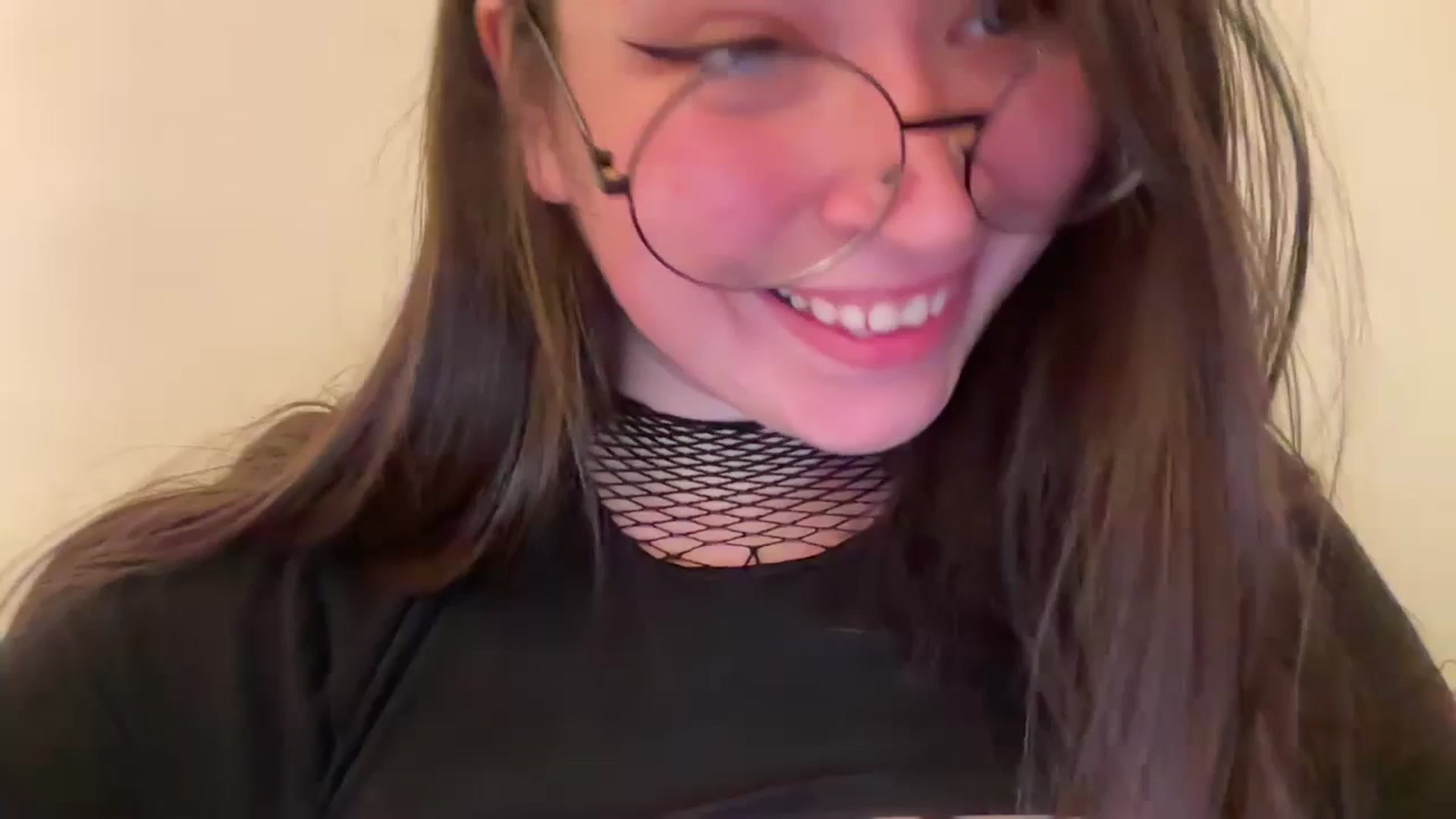 Gallery image thumbnail from Hasymura's myfreecams stream on, 07/16/2023, 01:07 image 1 of 20