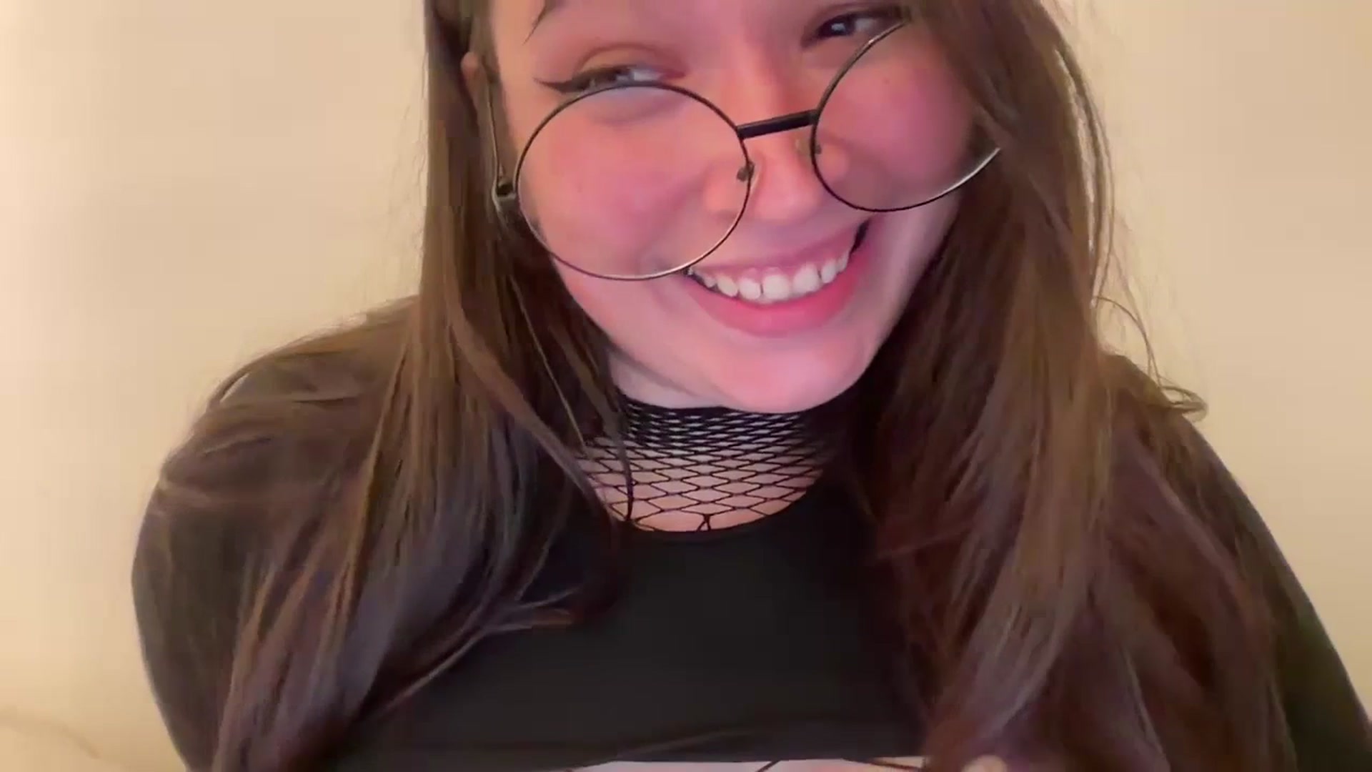 Gallery image thumbnail from Hasymura's myfreecams stream on, 07/16/2023, 01:07 image 13 of 20