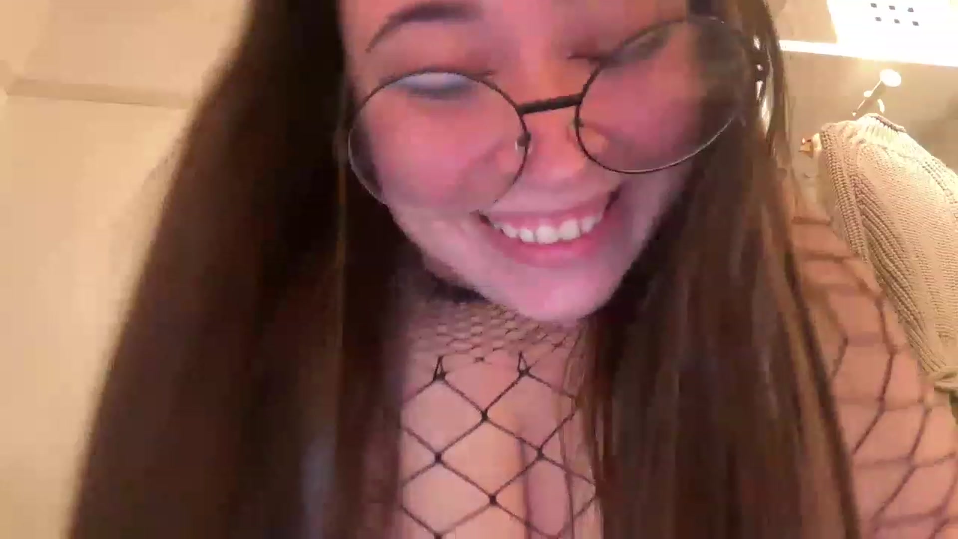 Gallery image thumbnail from Hasymura's myfreecams stream on, 07/18/2023, 21:41 image 6 of 20