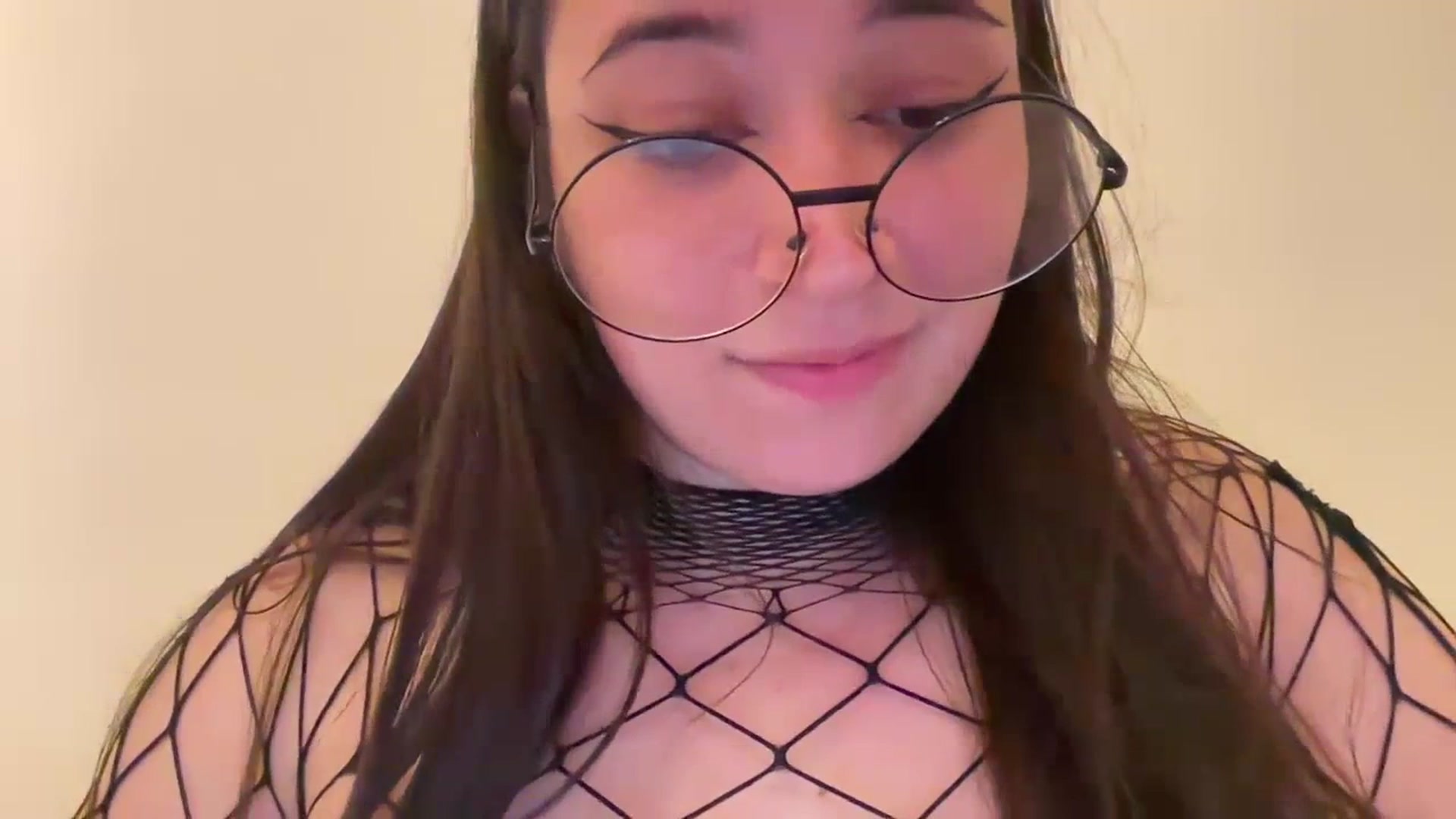 Gallery image thumbnail from Hasymura's myfreecams stream on, 07/19/2023, 22:27 image 16 of 20