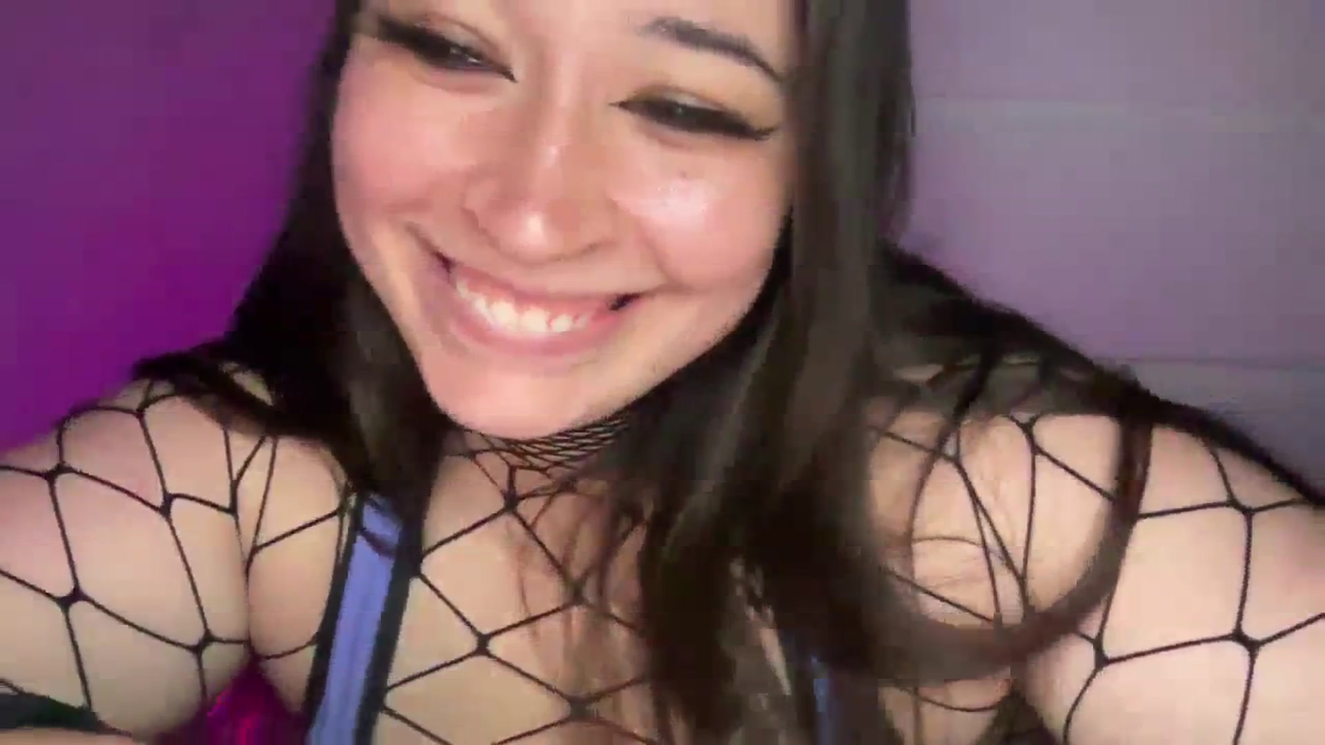 Gallery image thumbnail from Hasymura's myfreecams stream on, 08/06/2023, 22:15 image 11 of 20