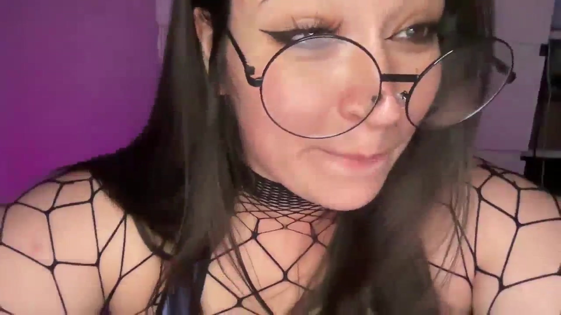 Gallery image thumbnail from Hasymura's myfreecams stream on, 08/06/2023, 23:42 image 3 of 20