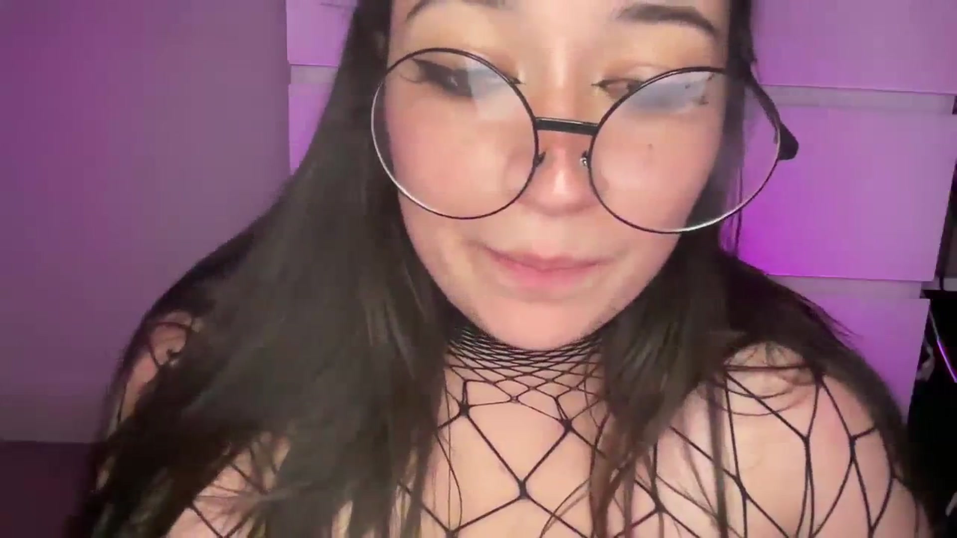 Gallery image thumbnail from Hasymura's myfreecams stream on, 08/07/2023, 24:33 image 17 of 20