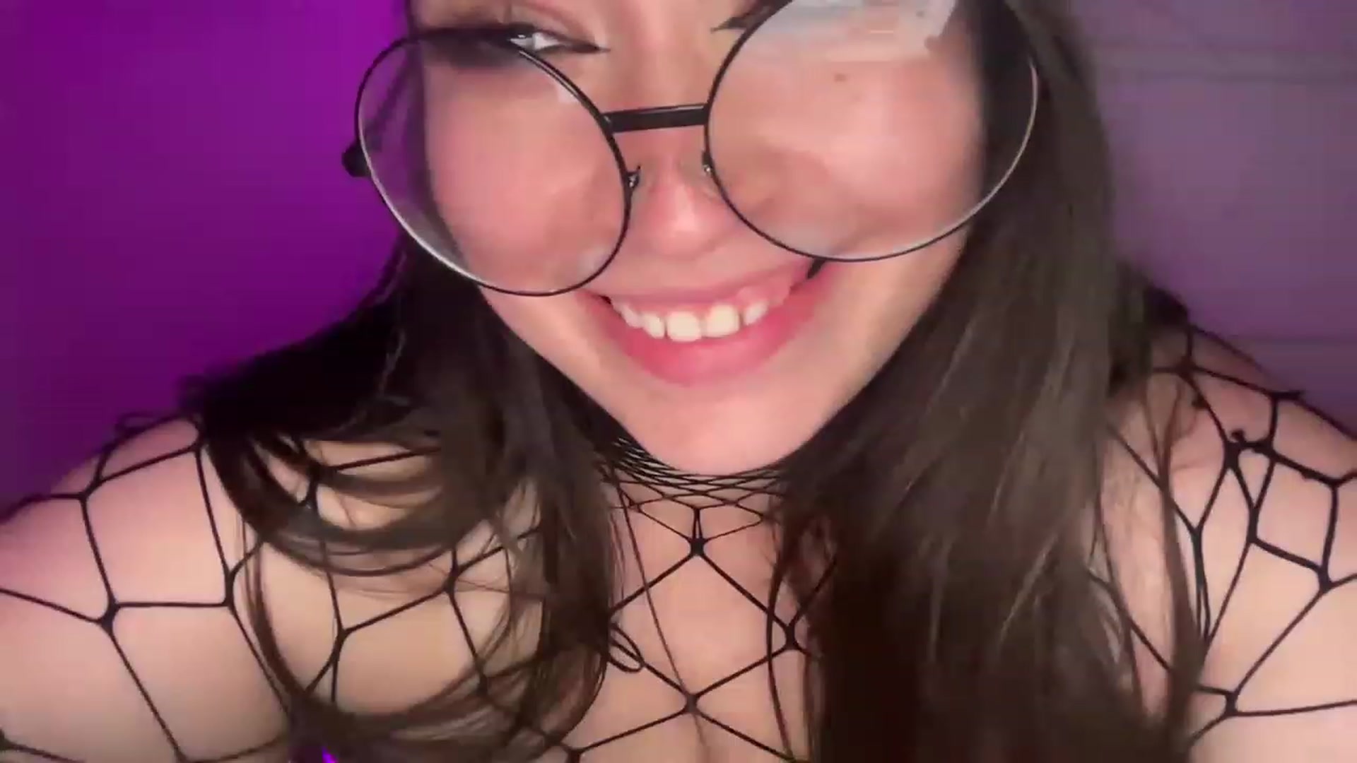 Gallery image thumbnail from Hasymura's myfreecams stream on, 08/08/2023, 01:33 image 13 of 20