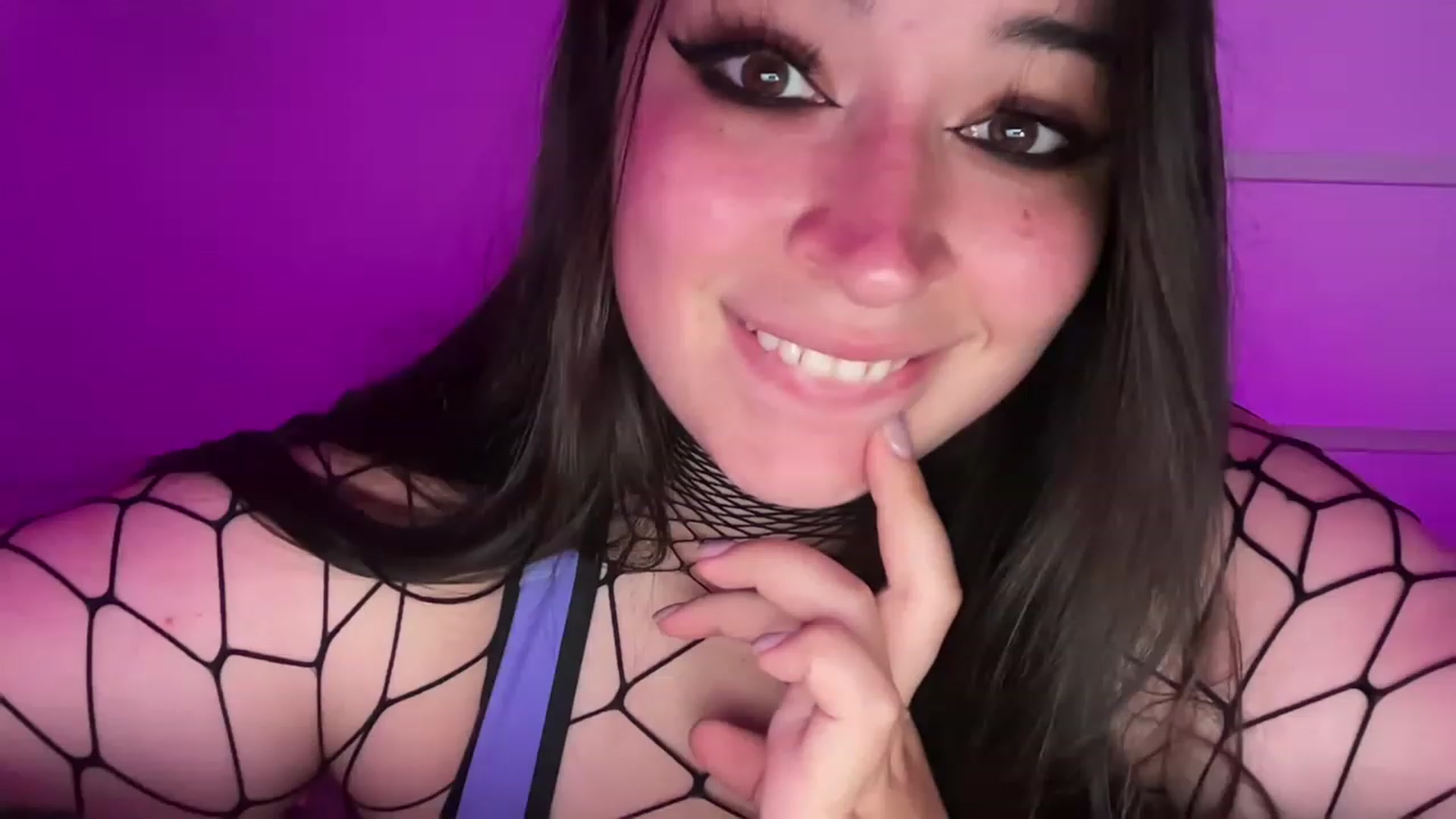 Gallery image thumbnail from Hasymura's myfreecams stream on, 08/08/2023, 22:29 image 7 of 20