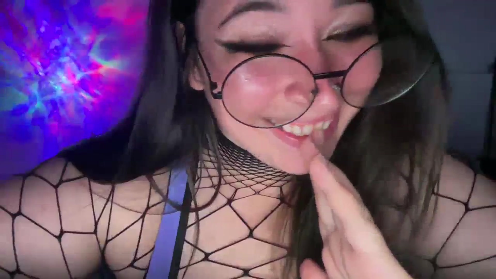 Gallery image thumbnail from Hasymura's myfreecams stream on, 08/12/2023, 20:43 image 6 of 20