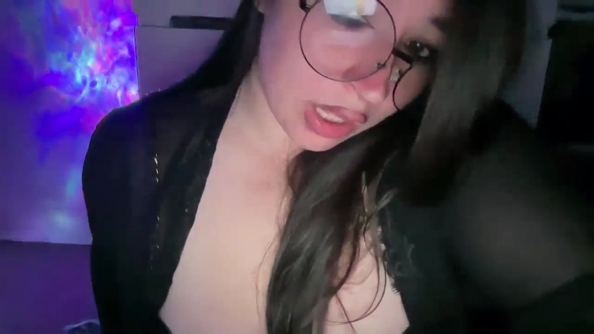 Gallery image thumbnail from Hasymura's myfreecams stream on, 09/13/2023, 01:15 image 8 of 20