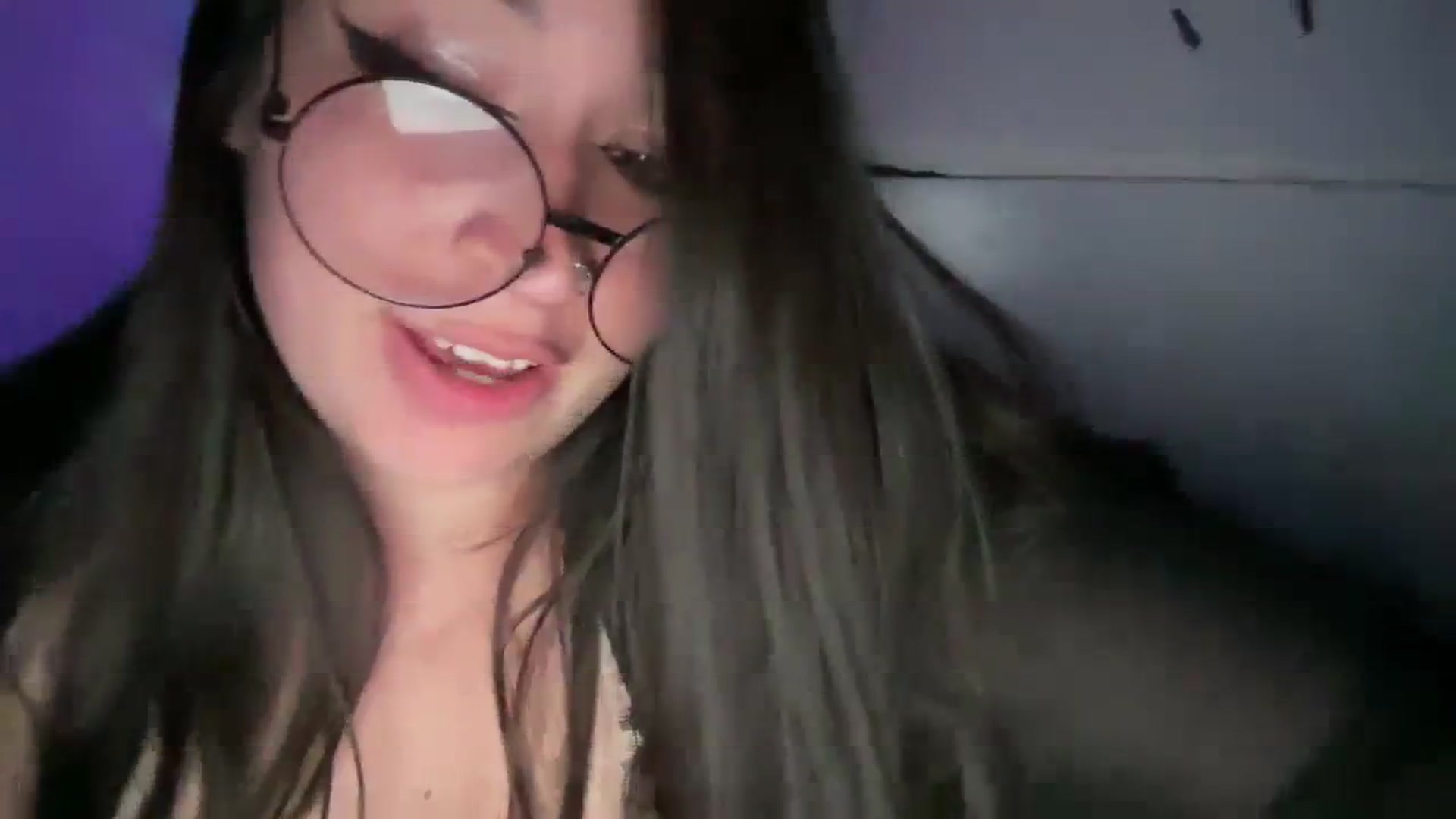 Gallery image thumbnail from Hasymura's myfreecams stream on, 09/13/2023, 01:15 image 14 of 20