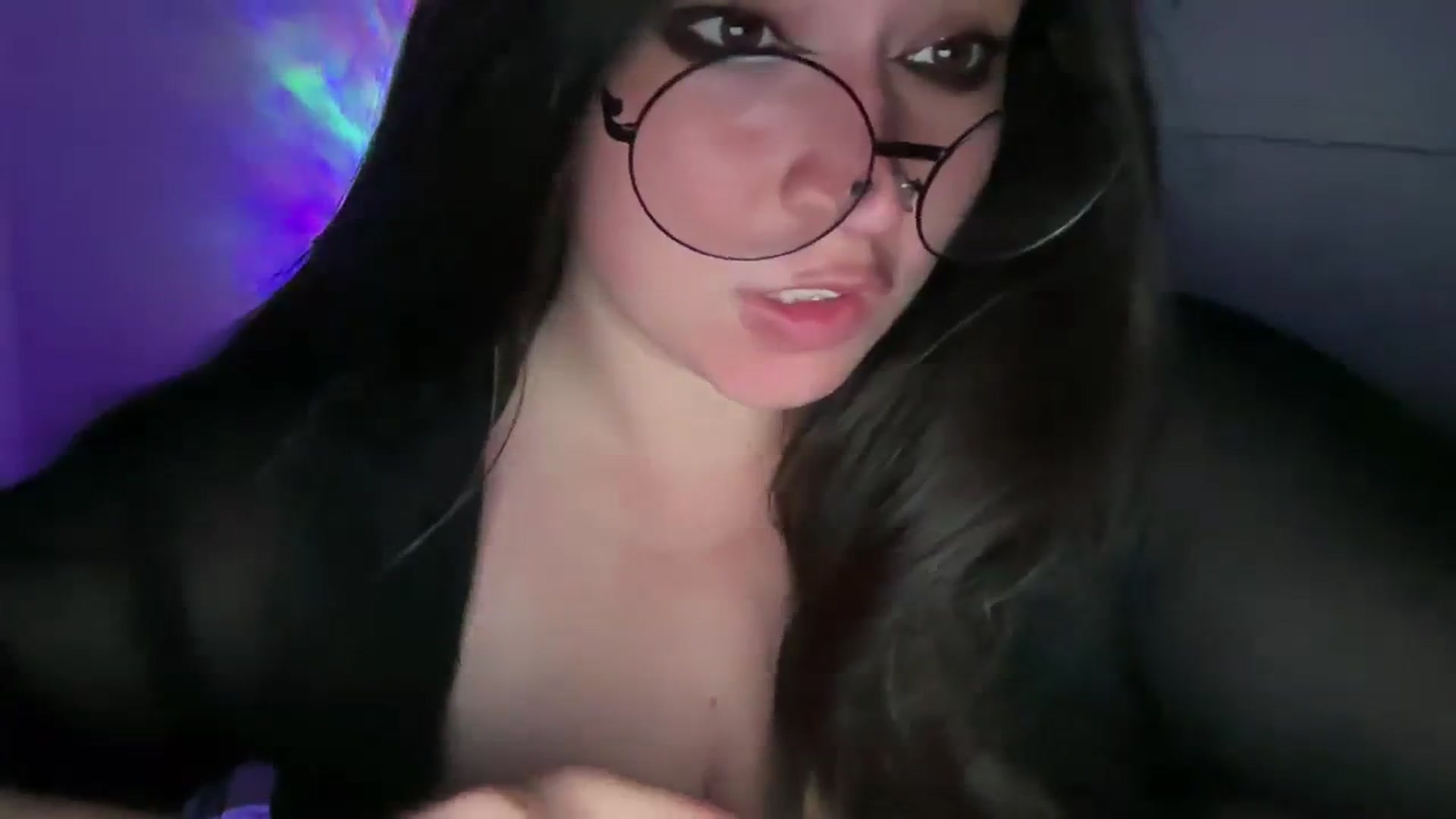 Gallery image thumbnail from Hasymura's myfreecams stream on, 09/13/2023, 01:15 image 17 of 20