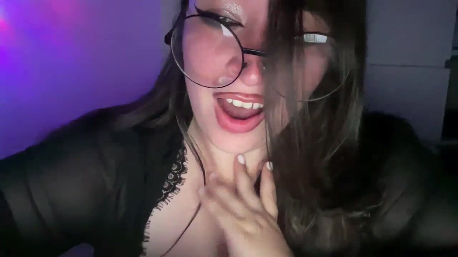 Gallery image thumbnail from Hasymura's myfreecams stream on, 09/17/2023, 22:27 image 20 of 20