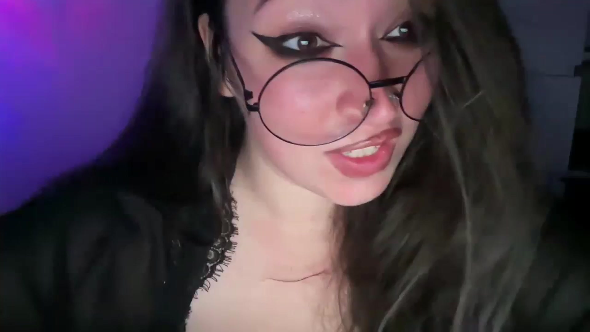 Gallery image thumbnail from Hasymura's myfreecams stream on, 09/17/2023, 22:27 image 18 of 20