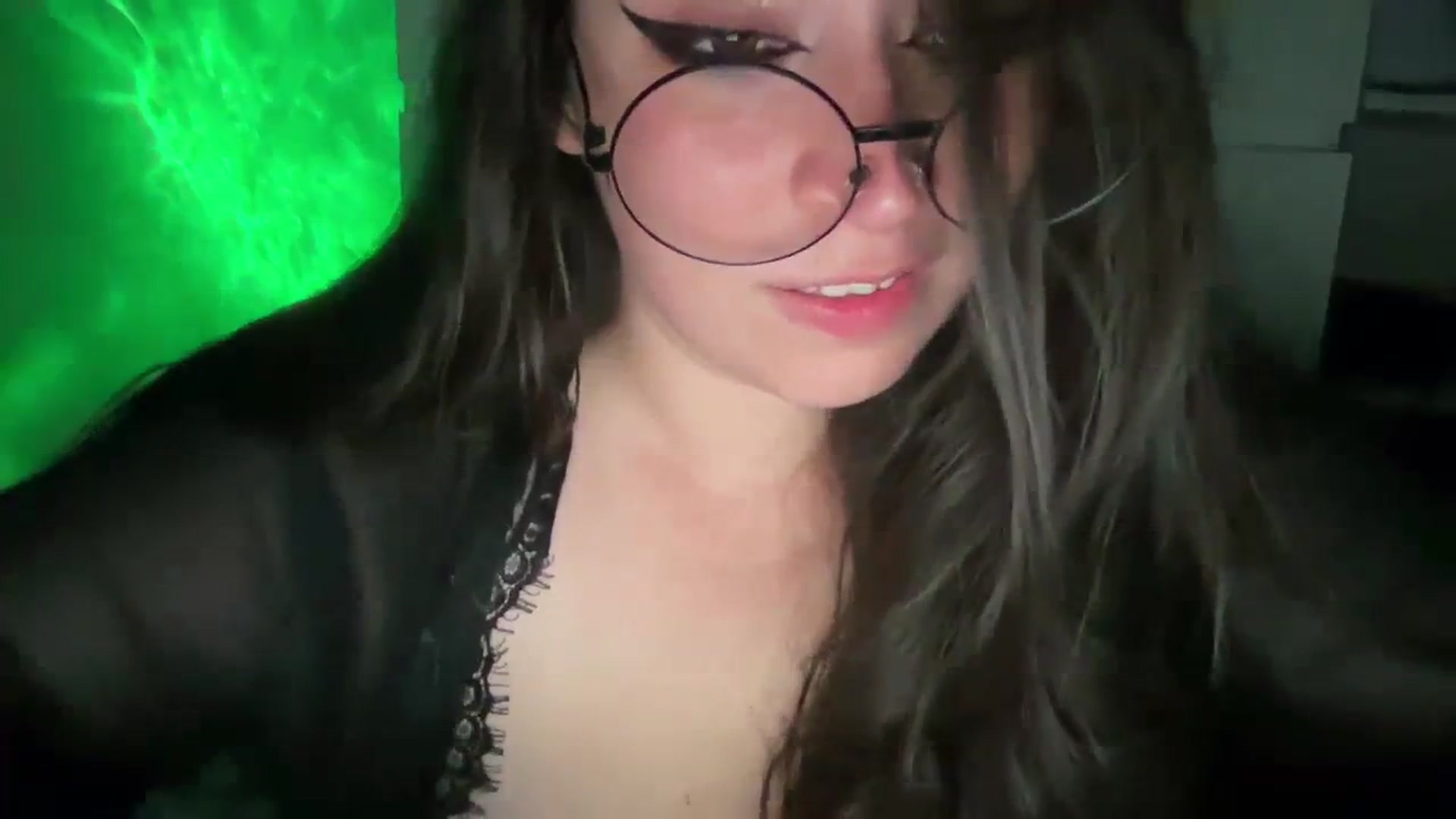 Gallery image thumbnail from Hasymura's myfreecams stream on, 09/18/2023, 02:49 image 14 of 20