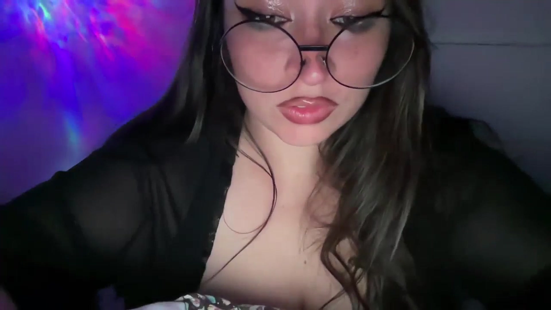 Gallery image thumbnail from Hasymura's myfreecams stream on, 09/18/2023, 20:34 image 13 of 20