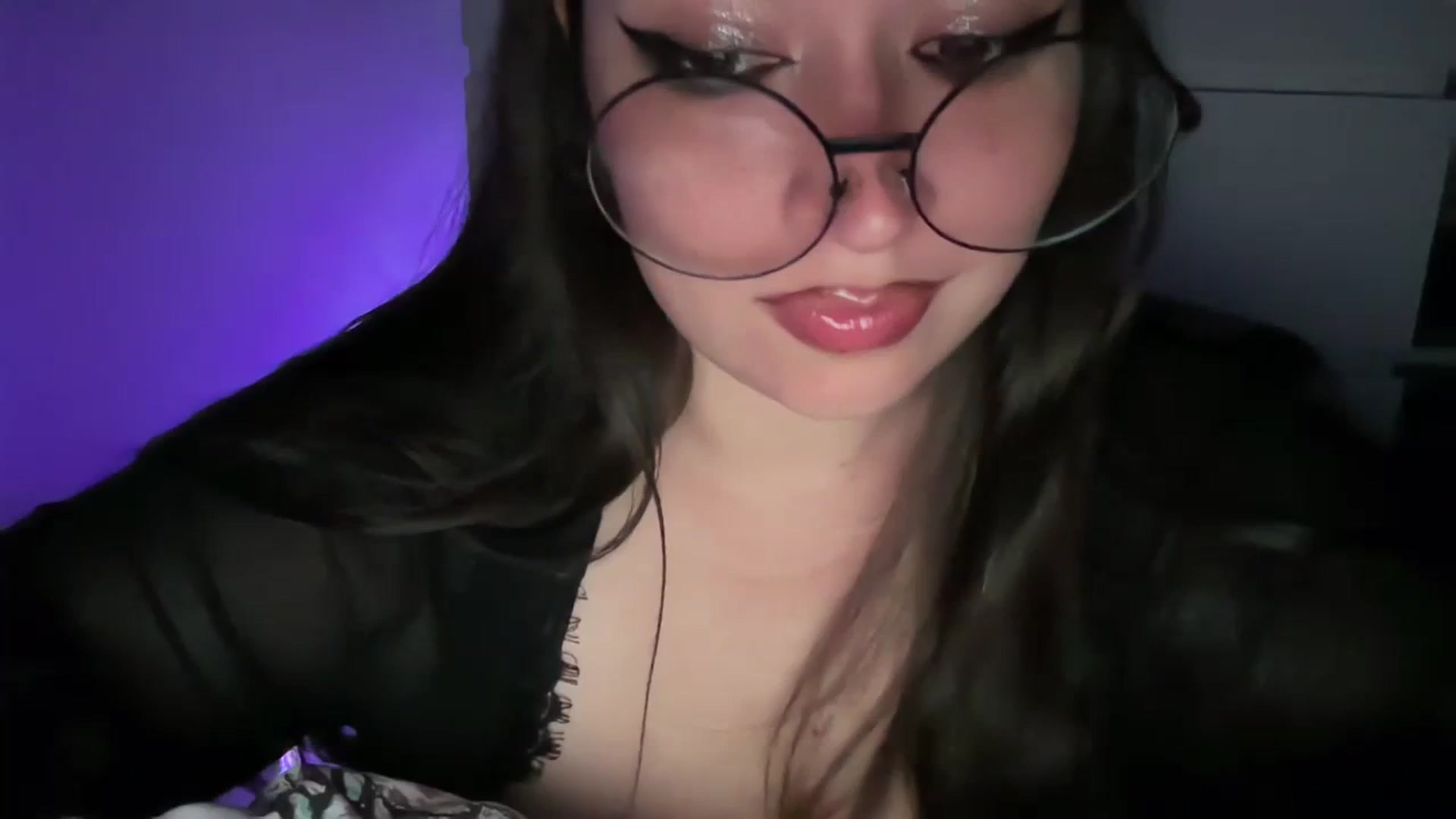 Gallery image thumbnail from Hasymura's myfreecams stream on, 09/18/2023, 20:34 image 1 of 20