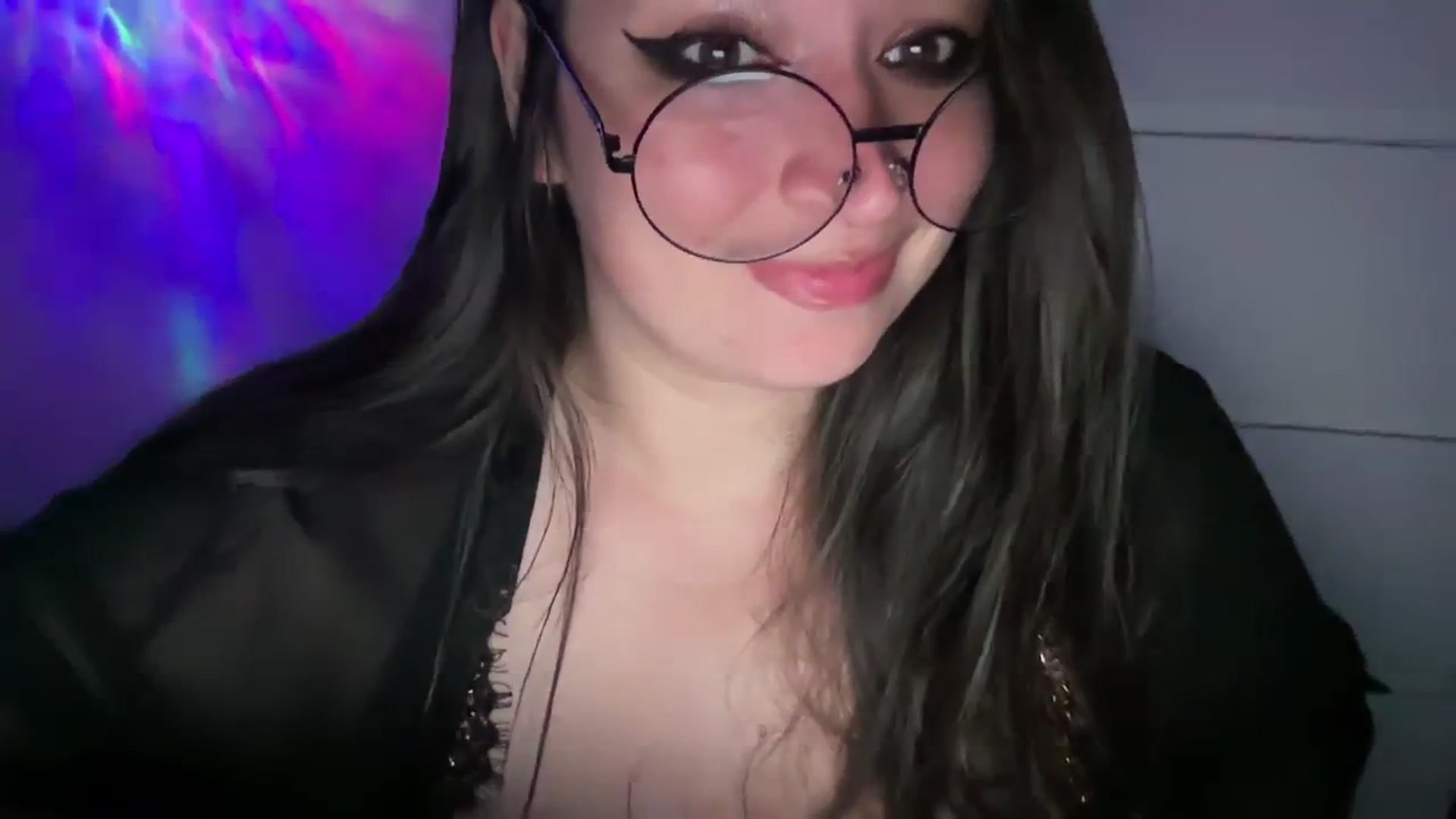 Gallery image thumbnail from Hasymura's myfreecams stream on, 09/18/2023, 21:19 image 17 of 20