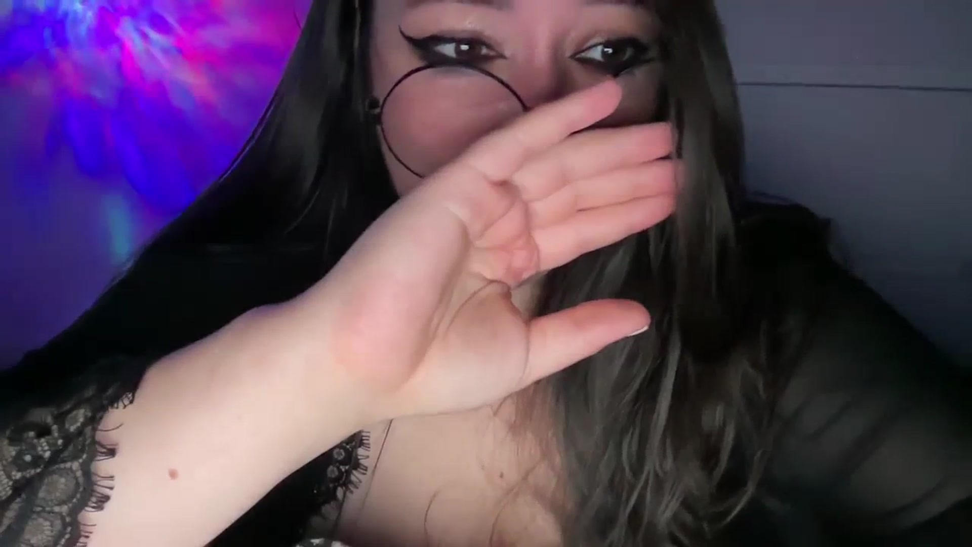 Gallery image thumbnail from Hasymura's myfreecams stream on, 09/18/2023, 21:19 image 16 of 20