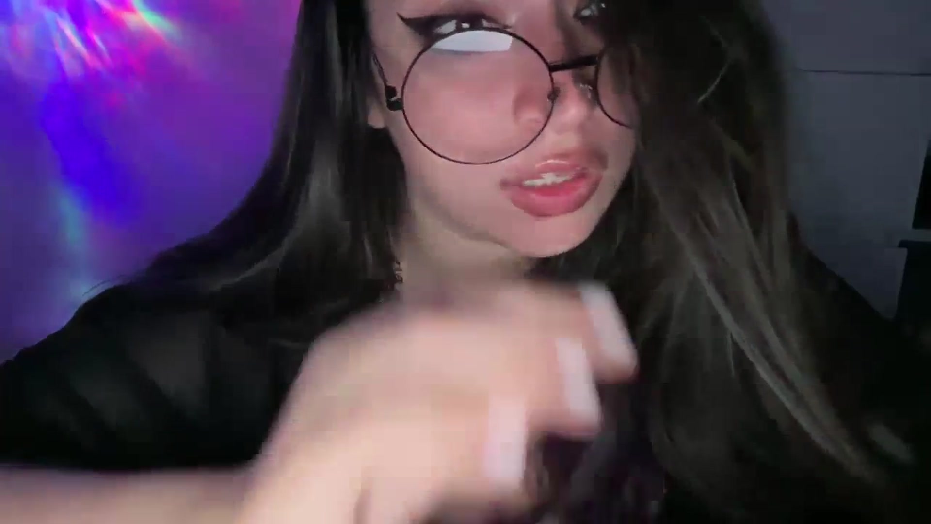 Gallery image thumbnail from Hasymura's myfreecams stream on, 09/18/2023, 21:19 image 4 of 20