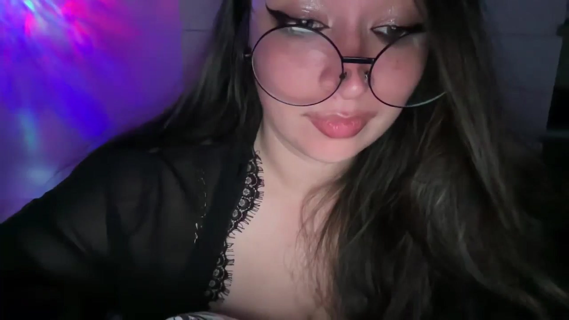 Gallery image thumbnail from Hasymura's myfreecams stream on, 09/18/2023, 21:19 image 2 of 20