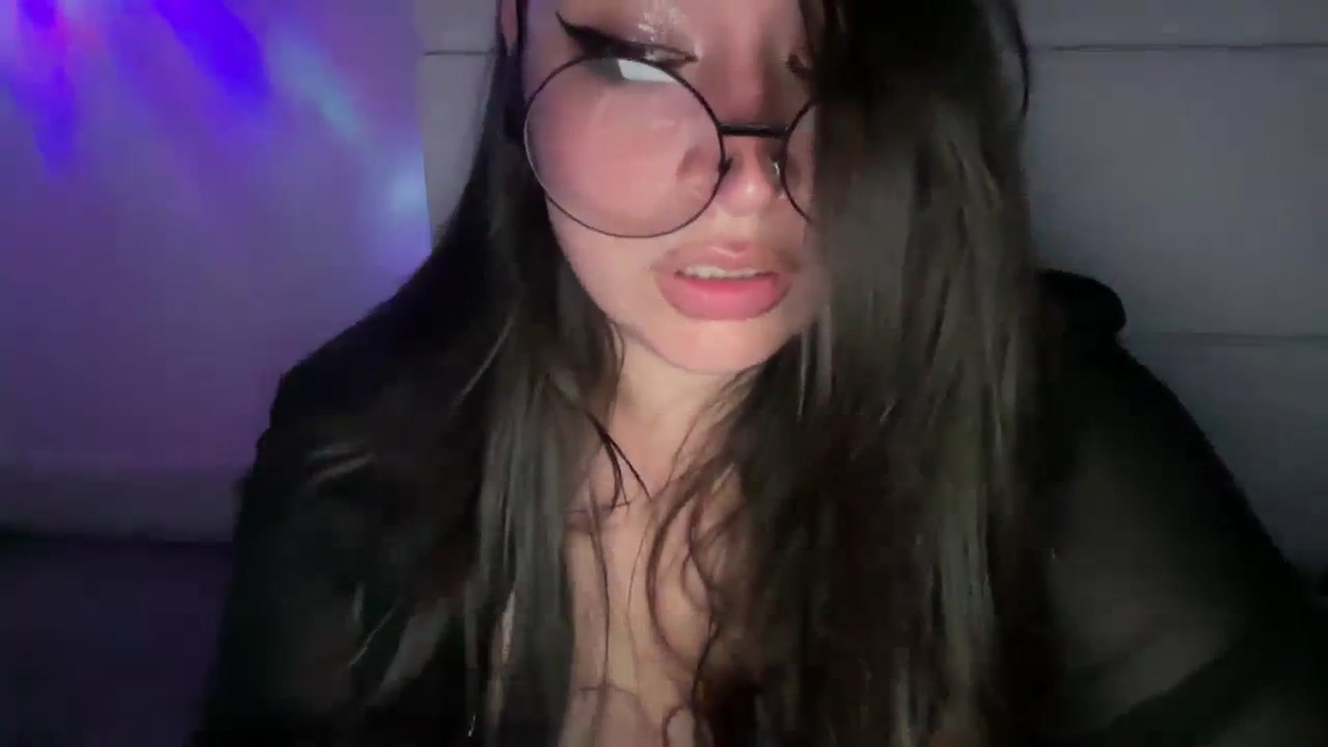Gallery image thumbnail from Hasymura's myfreecams stream on, 09/18/2023, 22:26 image 18 of 20