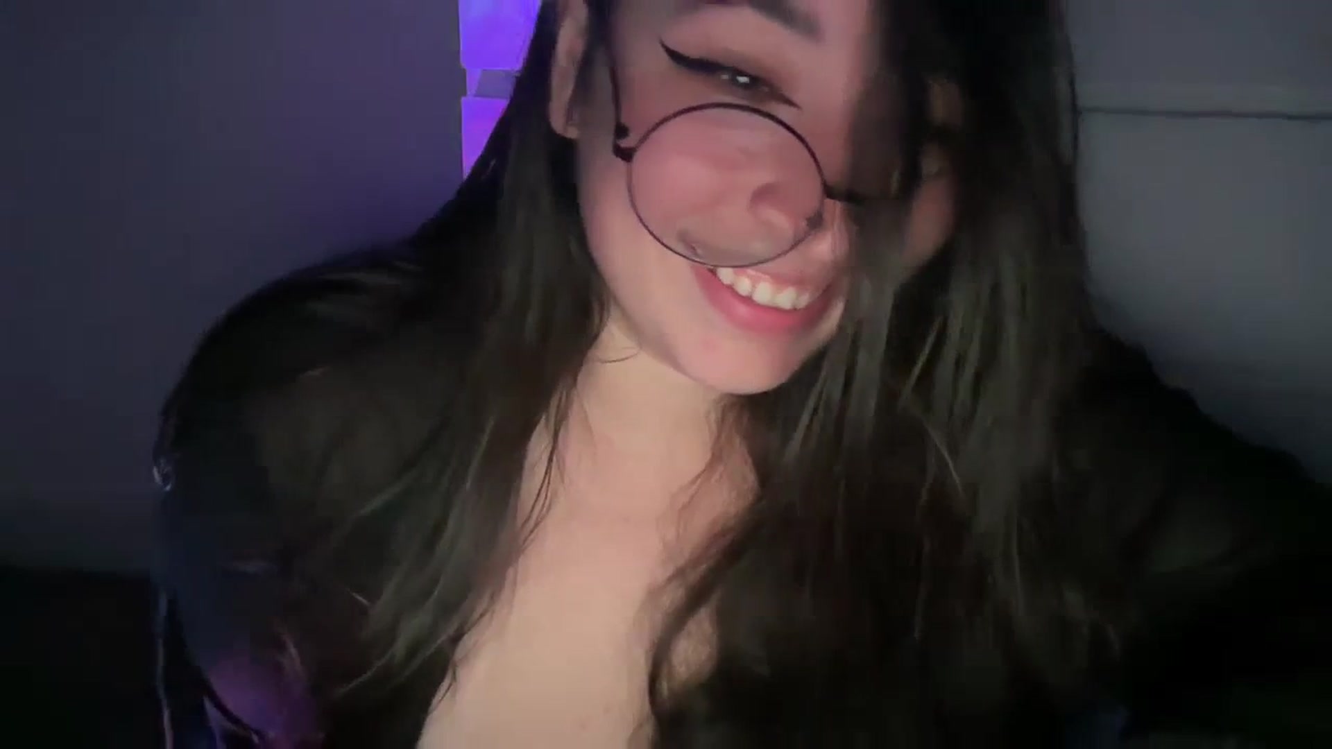 Gallery image thumbnail from Hasymura's myfreecams stream on, 09/19/2023, 23:58 image 14 of 20