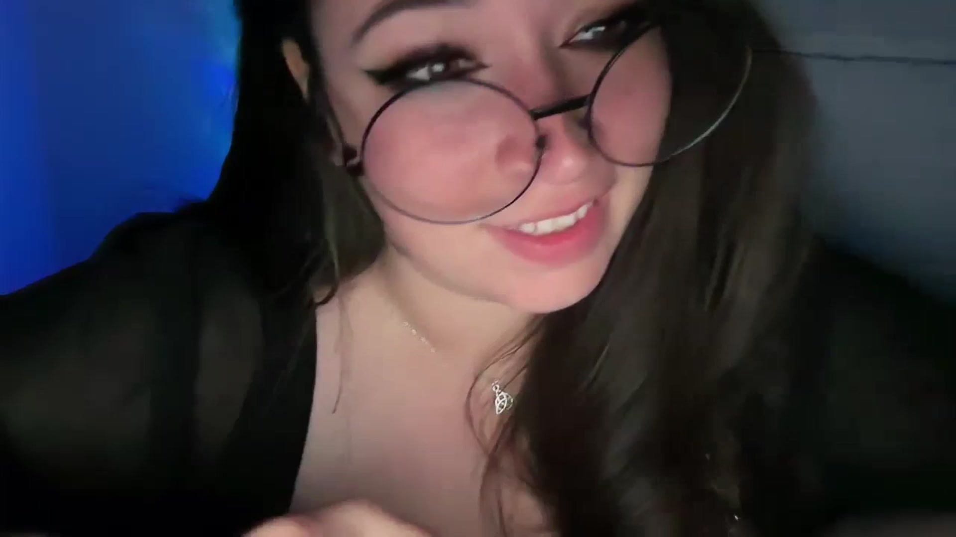 Gallery image thumbnail from Hasymura's myfreecams stream on, 09/28/2023, 24:58 image 16 of 20