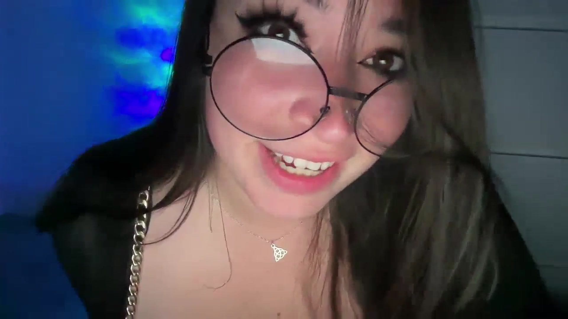 Gallery image thumbnail from Hasymura's myfreecams stream on, 09/28/2023, 24:58 image 15 of 20