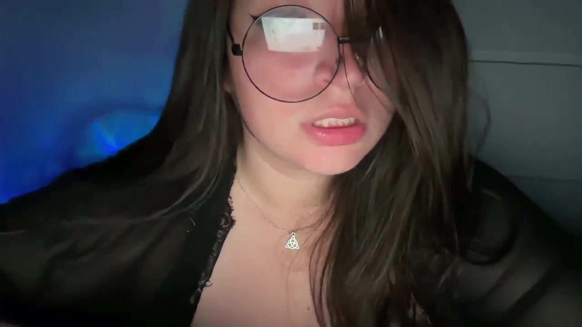 Gallery image thumbnail from Hasymura's myfreecams stream on, 09/28/2023, 01:14 image 4 of 20