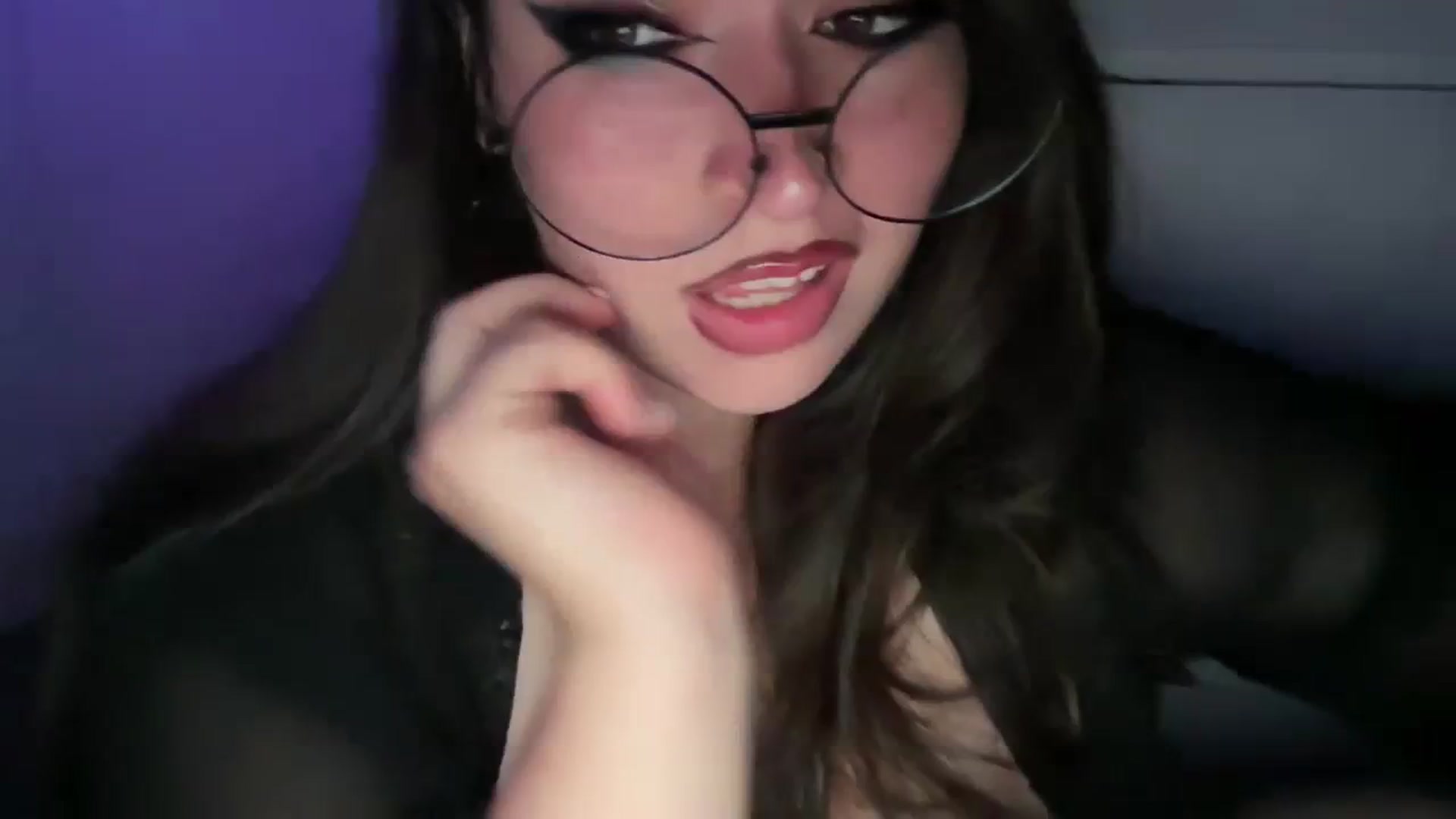 Gallery image thumbnail from Hasymura's myfreecams stream on, 10/01/2023, 22:16 image 15 of 20