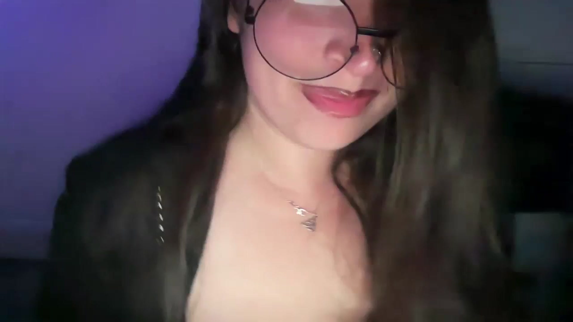 Gallery image thumbnail from Hasymura's myfreecams stream on, 10/01/2023, 22:16 image 16 of 20