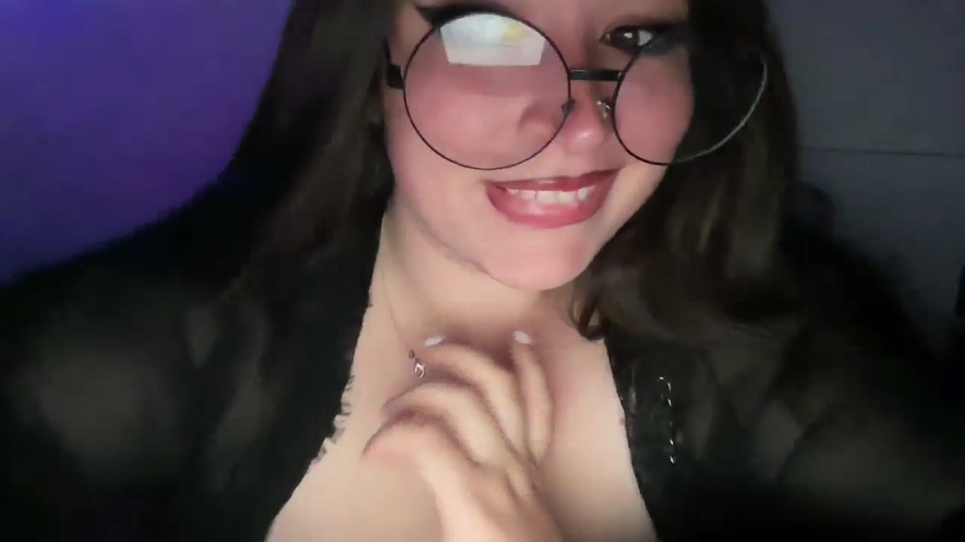 Gallery image thumbnail from Hasymura's myfreecams stream on, 10/01/2023, 22:16 image 3 of 20