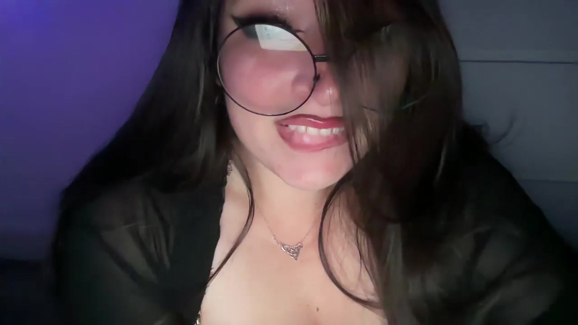 Gallery image thumbnail from Hasymura's myfreecams stream on, 10/01/2023, 22:16 image 13 of 20
