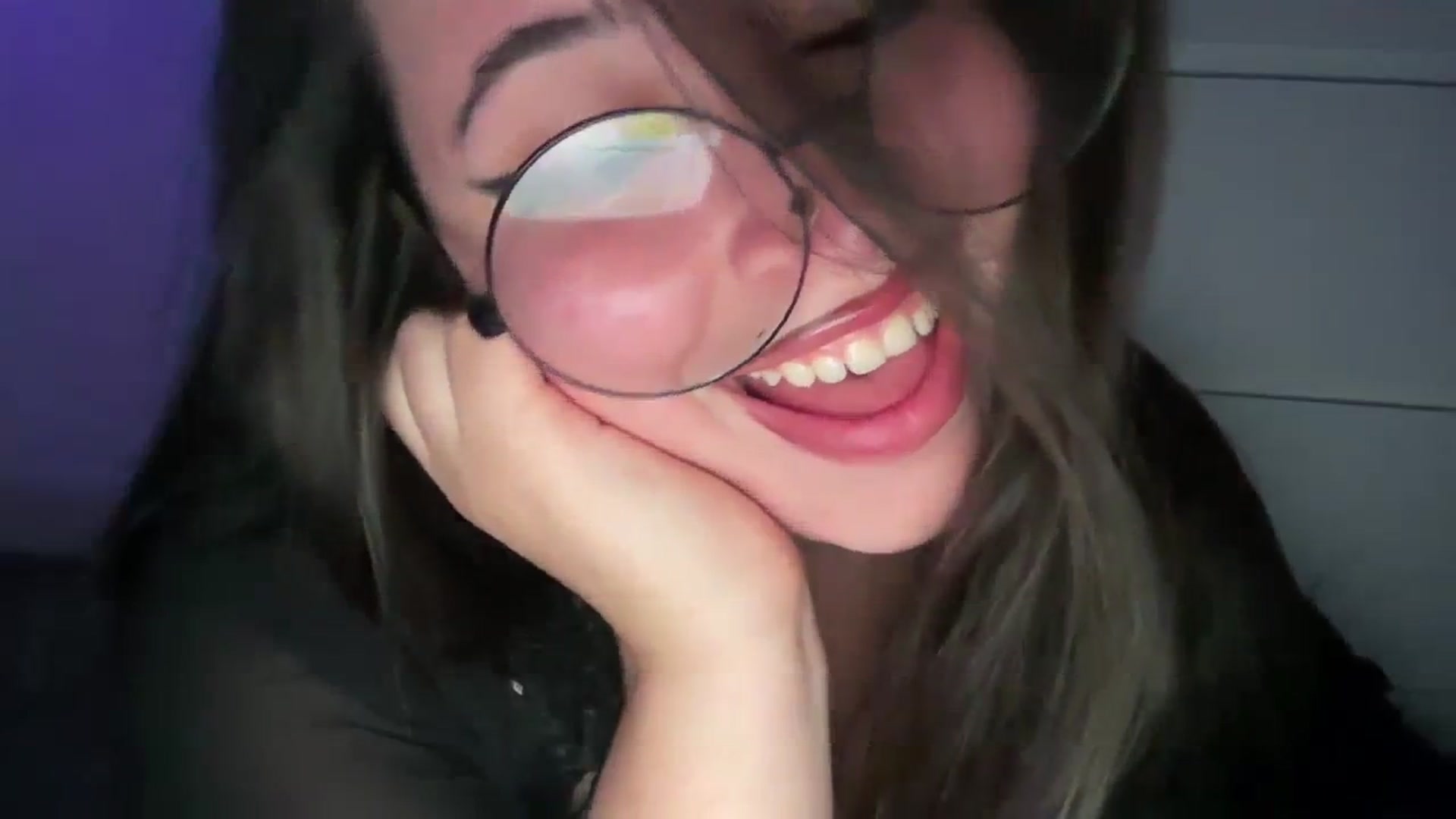 Gallery image thumbnail from Hasymura's myfreecams stream on, 10/01/2023, 22:16 image 4 of 20