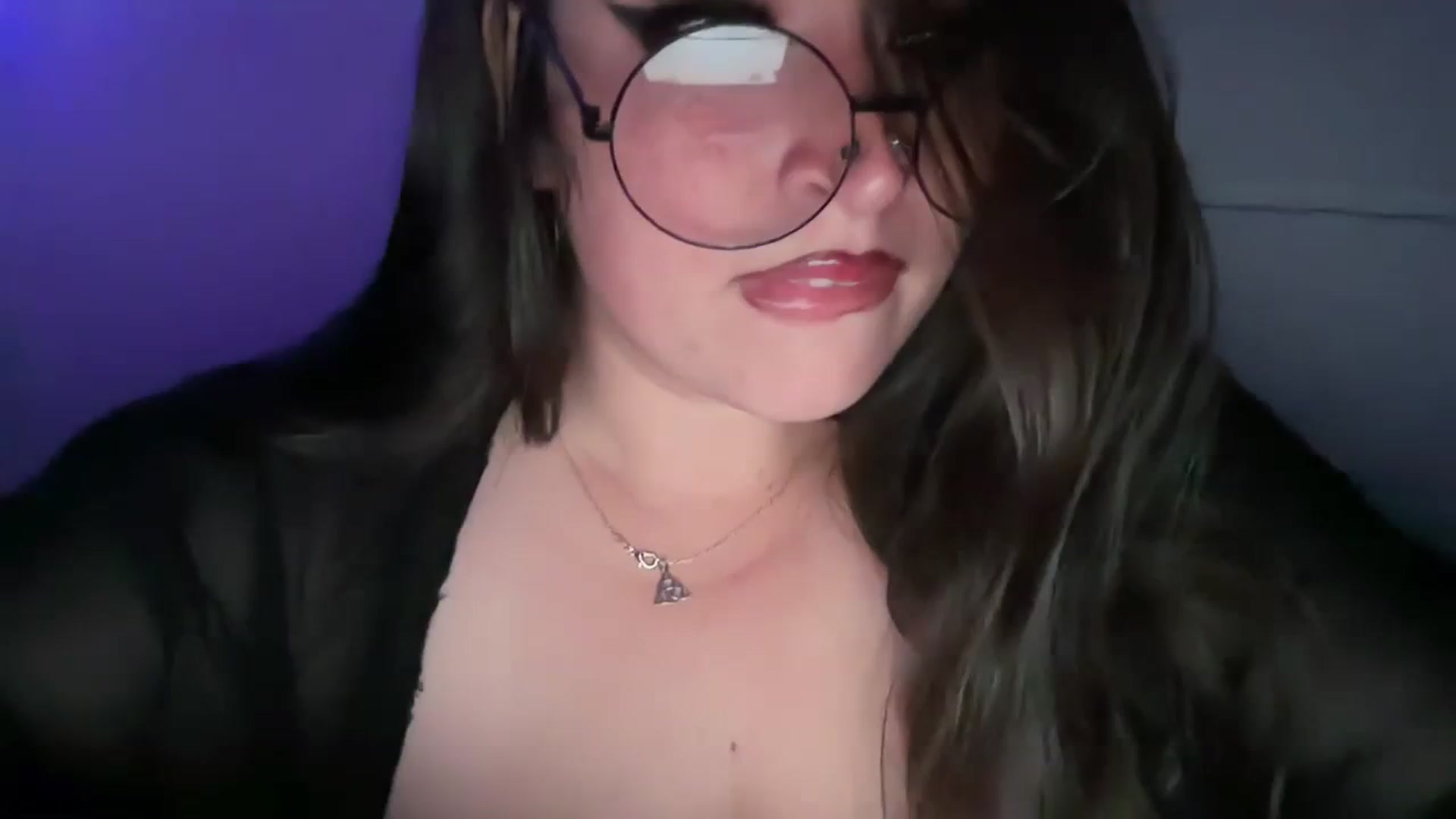 Gallery image thumbnail from Hasymura's myfreecams stream on, 10/01/2023, 22:16 image 9 of 20