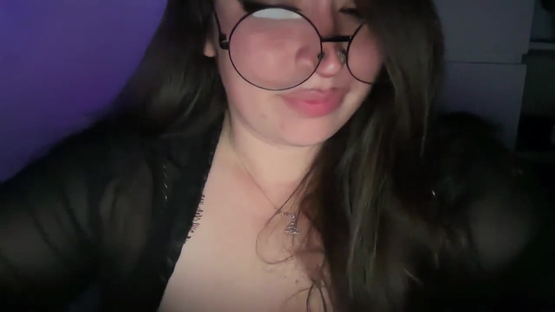 Gallery image thumbnail from Hasymura's myfreecams stream on, 10/01/2023, 23:06 image 7 of 20
