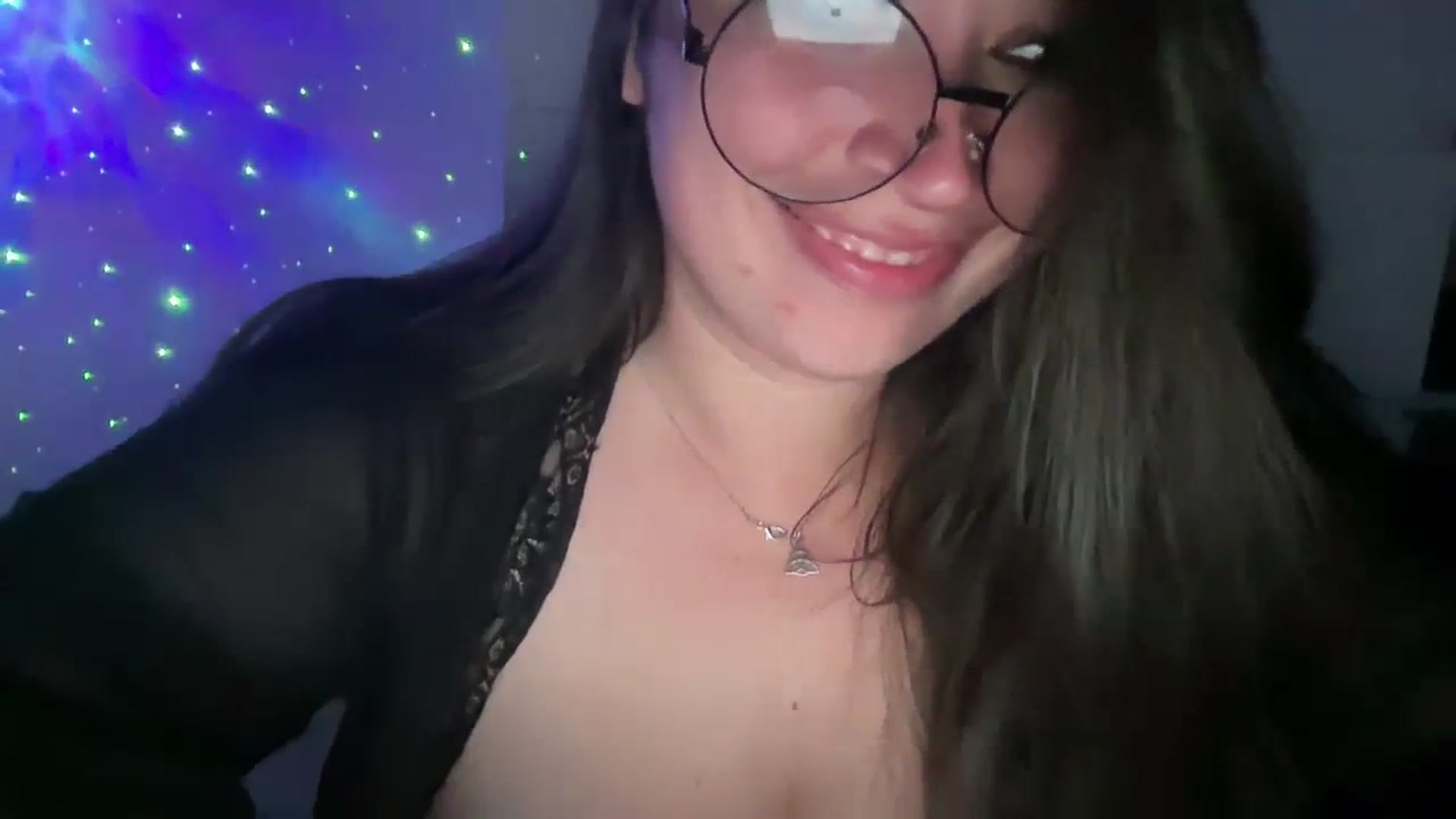 Gallery image thumbnail from Hasymura's myfreecams stream on, 10/02/2023, 24:55 image 15 of 20