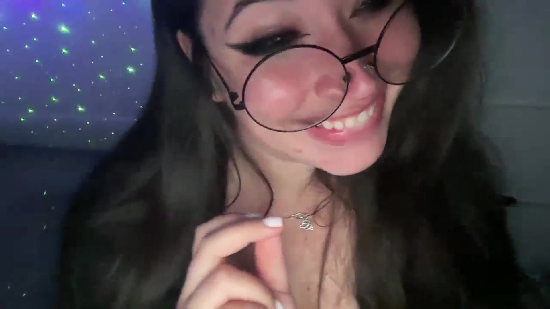 Gallery image thumbnail from Hasymura's myfreecams stream on, 10/02/2023, 24:55 image 18 of 20
