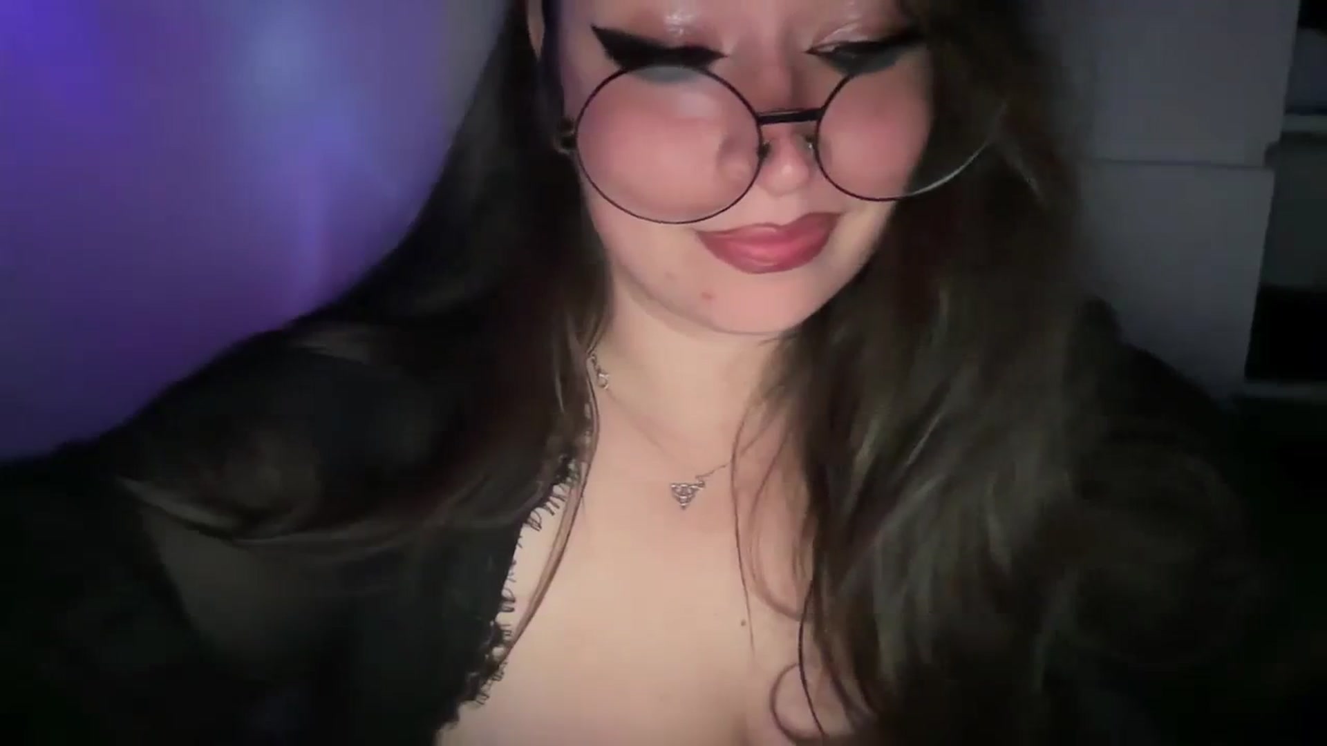 Gallery image thumbnail from Hasymura's myfreecams stream on, 10/03/2023, 18:16 image 20 of 20