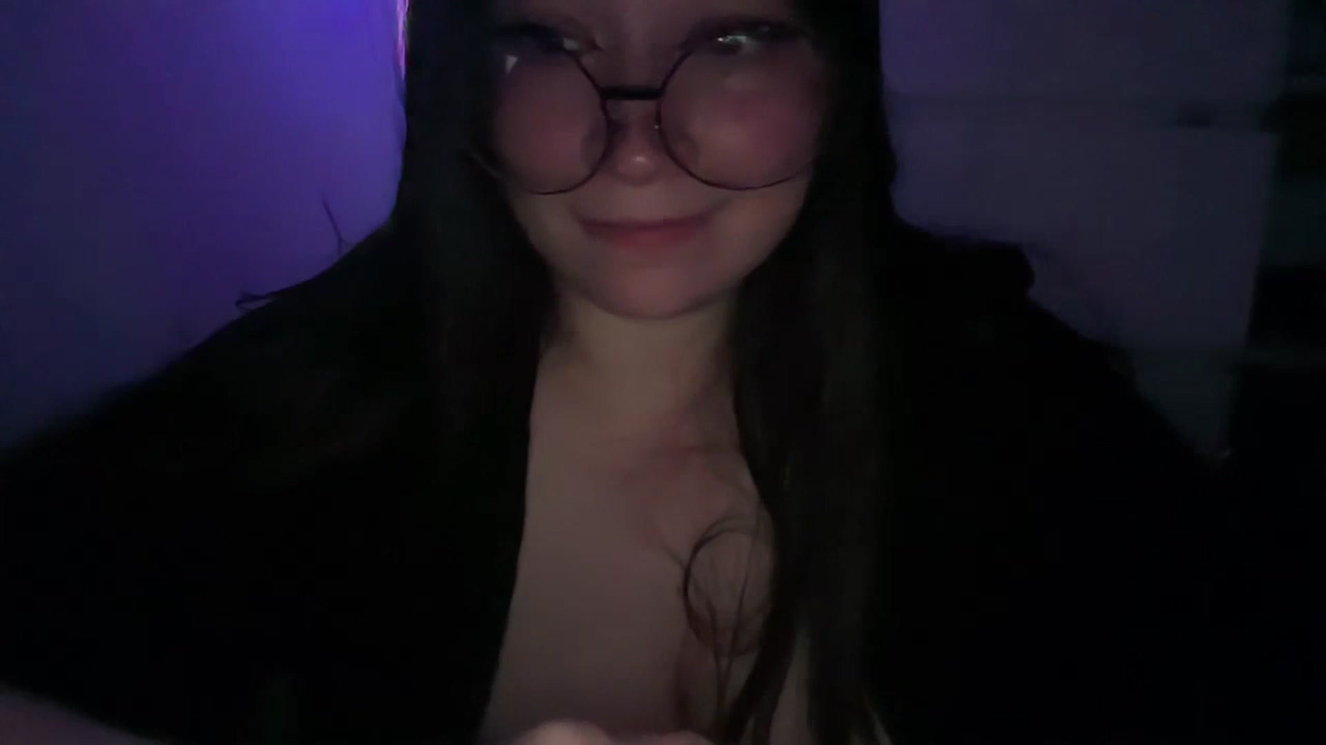 Gallery image thumbnail from Hasymura's myfreecams stream on, 10/17/2023, 22:30 image 15 of 20