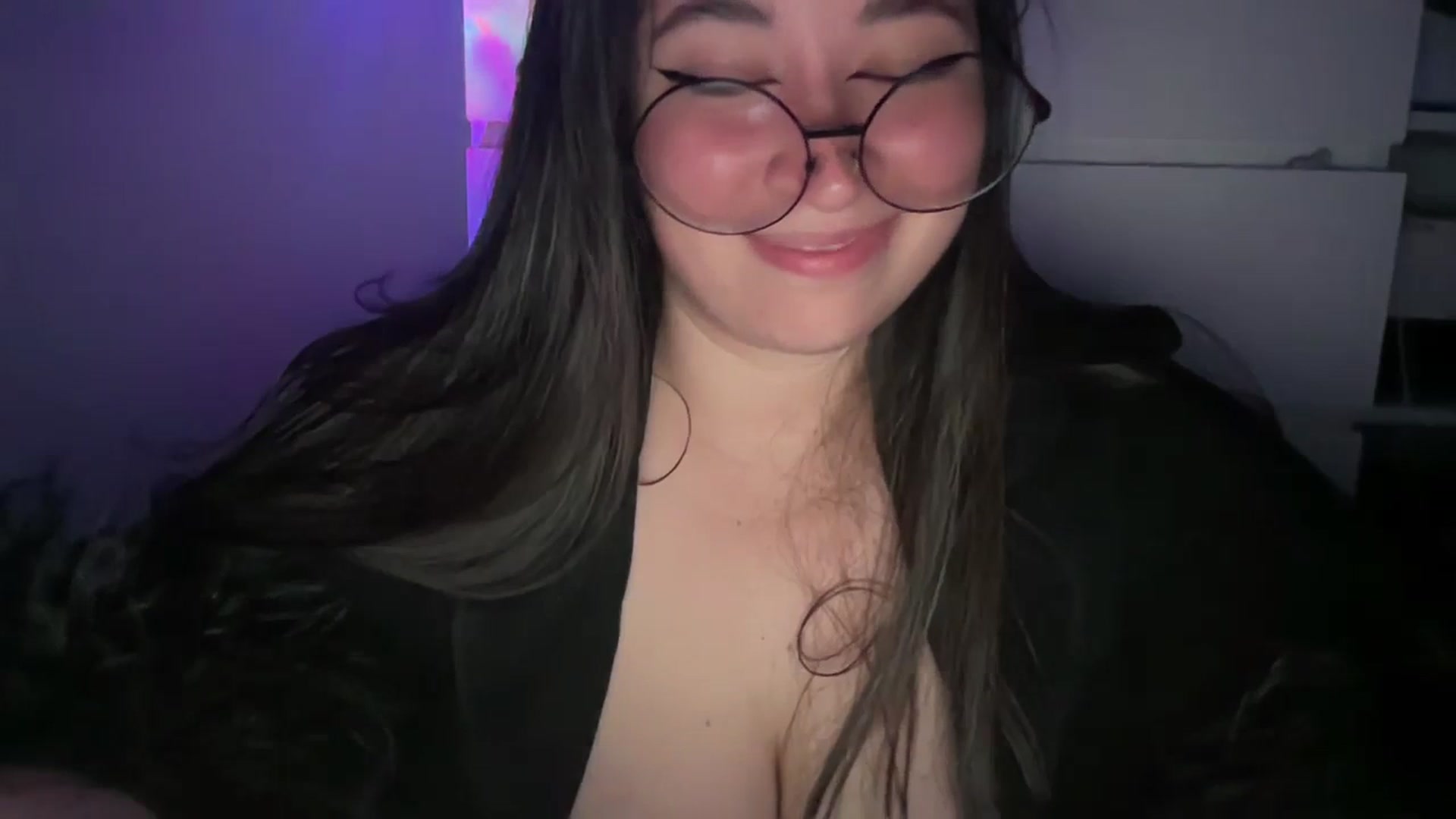 Gallery image thumbnail from Hasymura's myfreecams stream on, 10/17/2023, 22:30 image 14 of 20