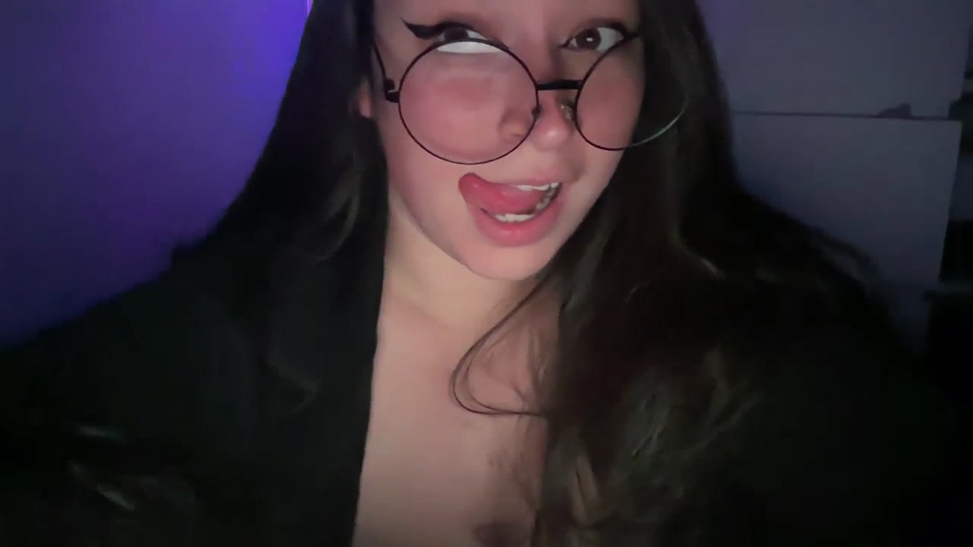 Gallery image thumbnail from Hasymura's myfreecams stream on, 10/17/2023, 22:30 image 12 of 20