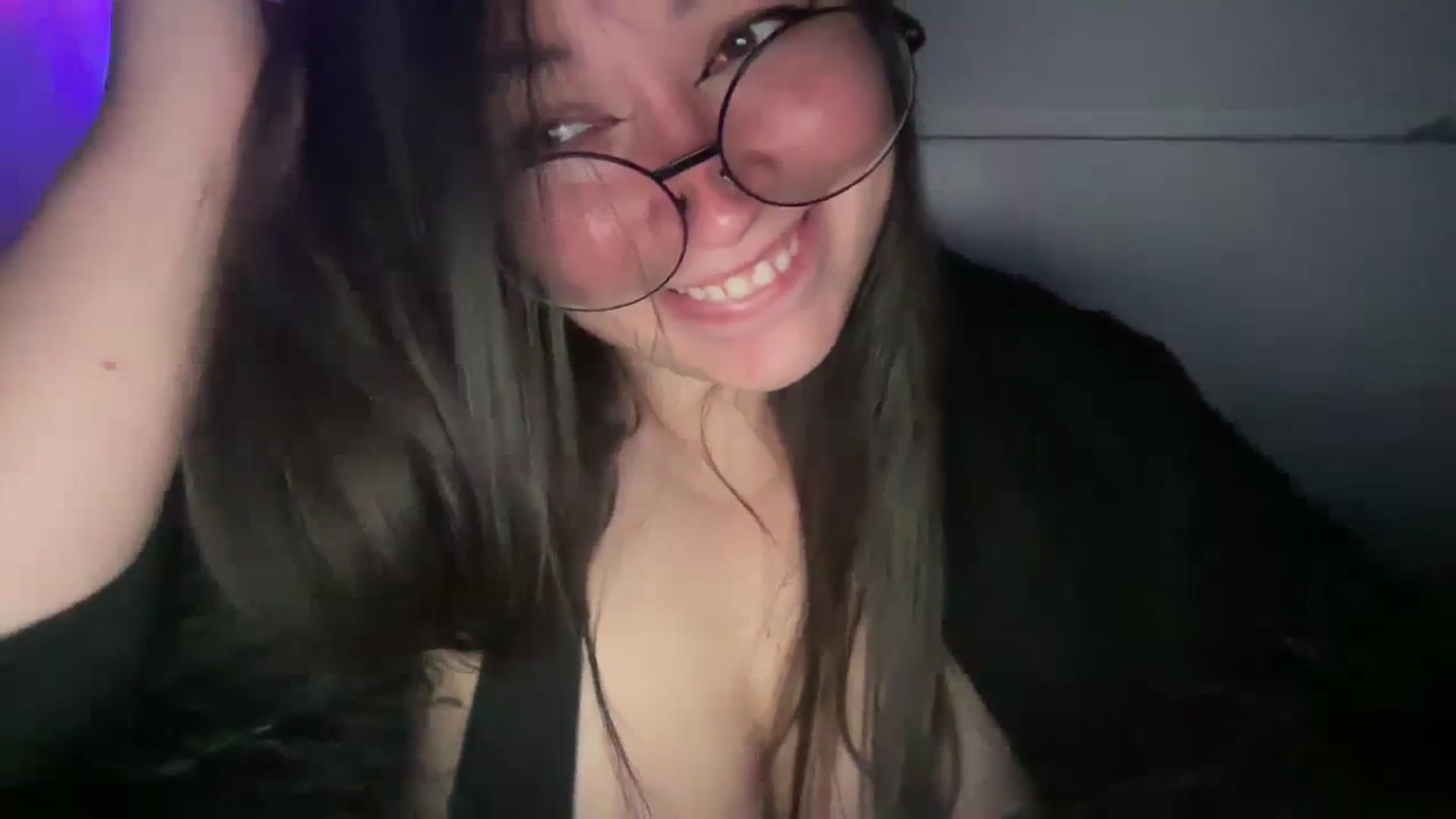 Gallery image thumbnail from Hasymura's myfreecams stream on, 10/17/2023, 23:27 image 12 of 20