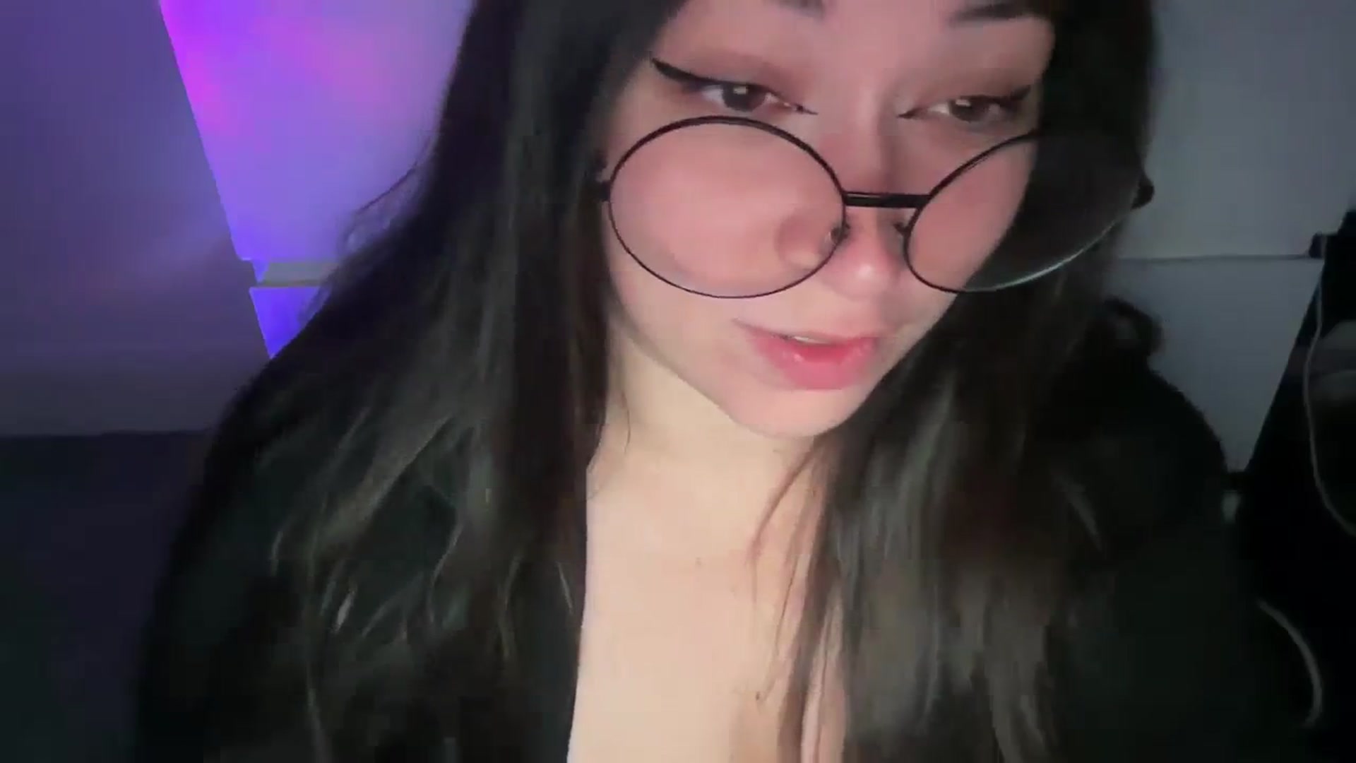 Gallery image thumbnail from Hasymura's myfreecams stream on, 10/22/2023, 01:26 image 8 of 20