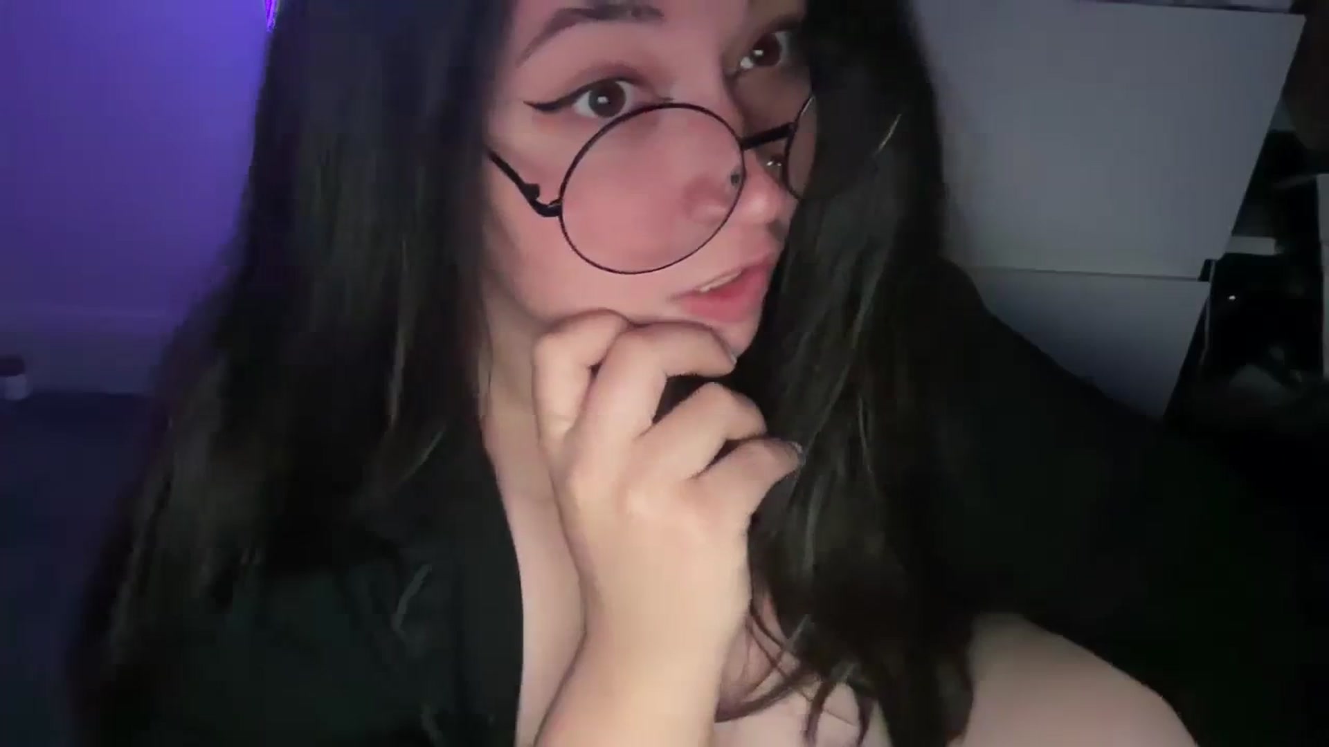Gallery image thumbnail from Hasymura's myfreecams stream on, 10/22/2023, 02:30 image 8 of 20