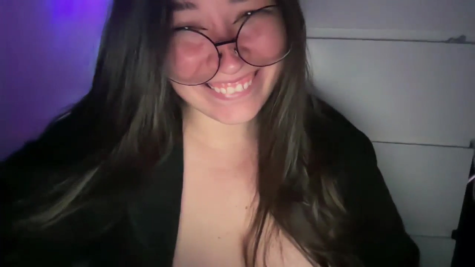 Gallery image thumbnail from Hasymura's myfreecams stream on, 10/22/2023, 02:30 image 19 of 20