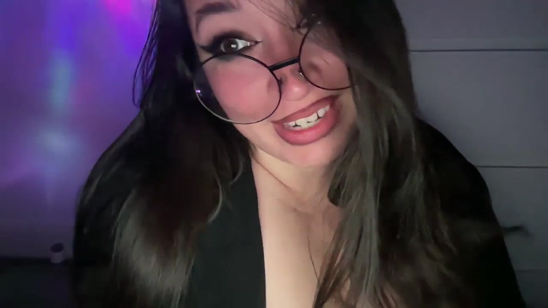 Gallery image thumbnail from Hasymura's myfreecams stream on, 10/22/2023, 23:29 image 7 of 20
