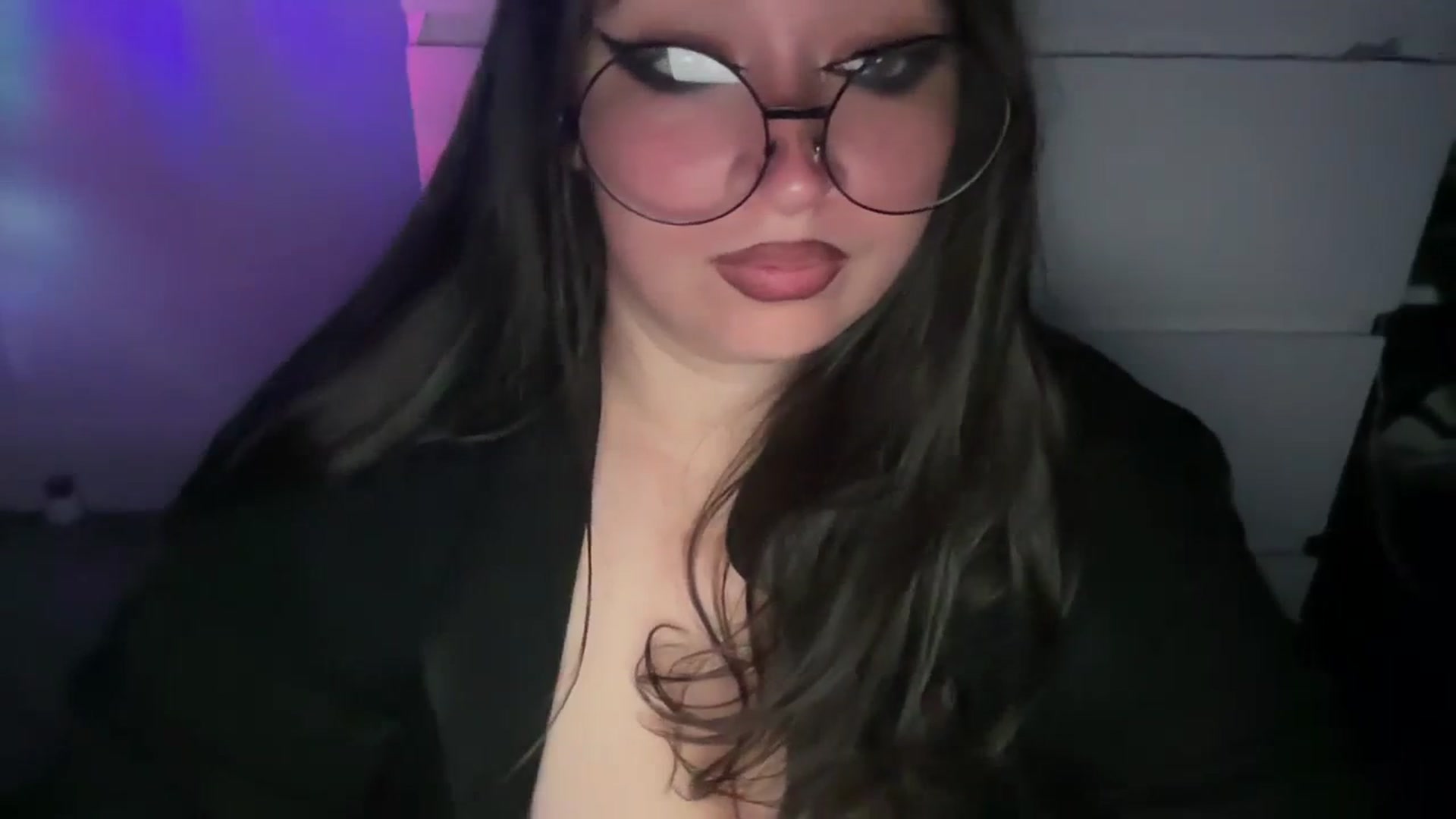 Gallery image thumbnail from Hasymura's myfreecams stream on, 10/22/2023, 23:29 image 12 of 20