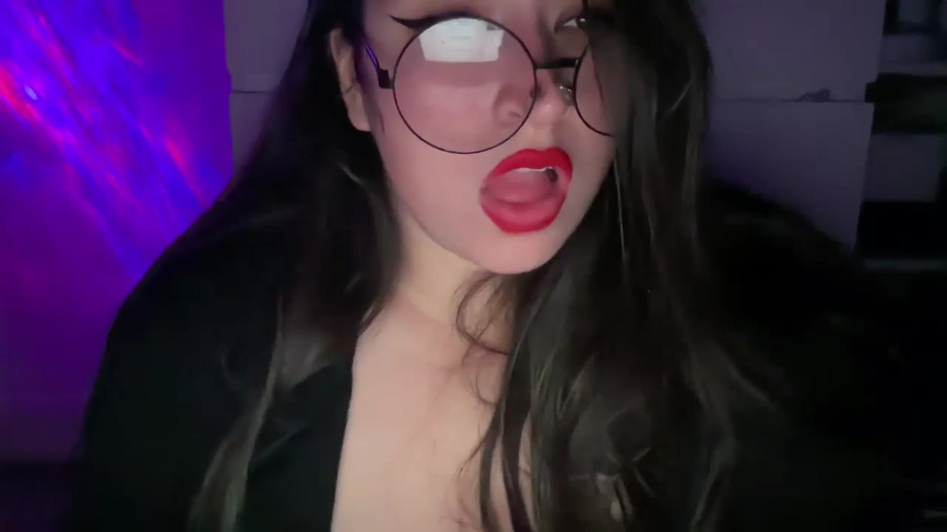 Gallery image thumbnail from Hasymura's myfreecams stream on, 10/28/2023, 23:40 image 17 of 20