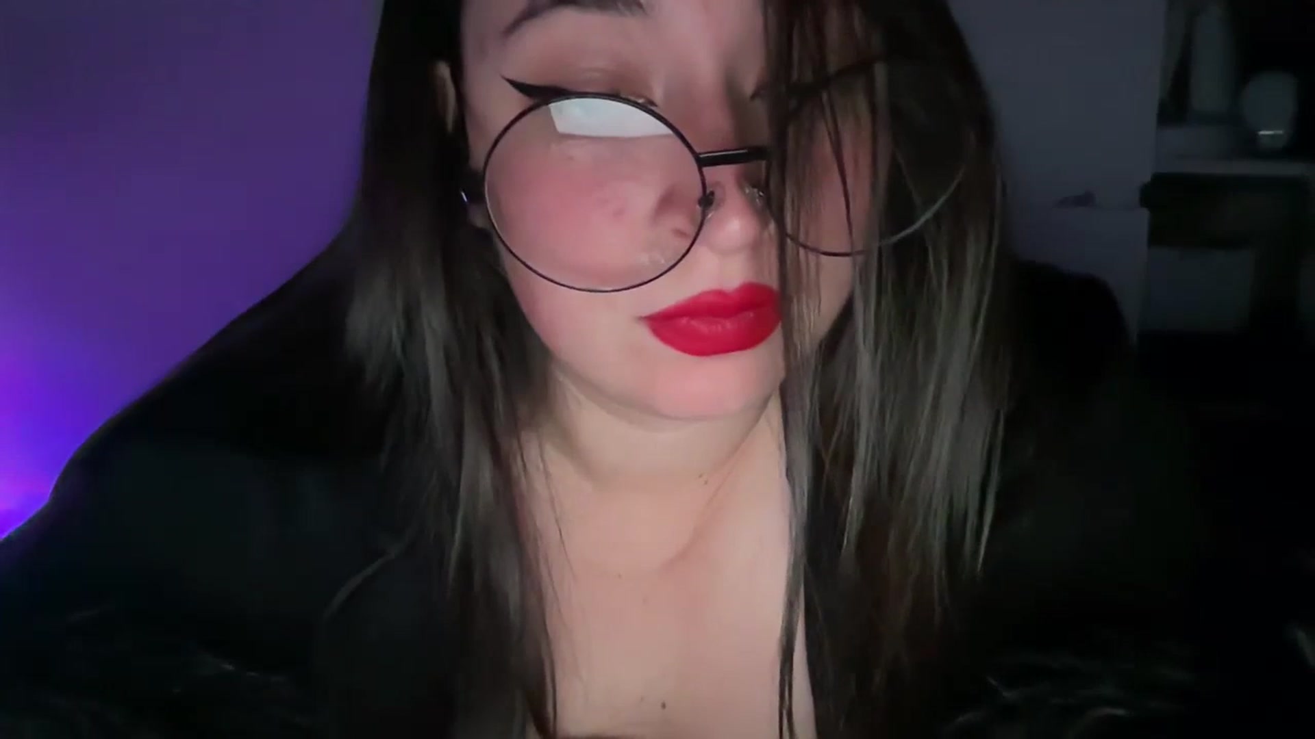 Gallery image thumbnail from Hasymura's myfreecams stream on, 10/29/2023, 22:30 image 7 of 20