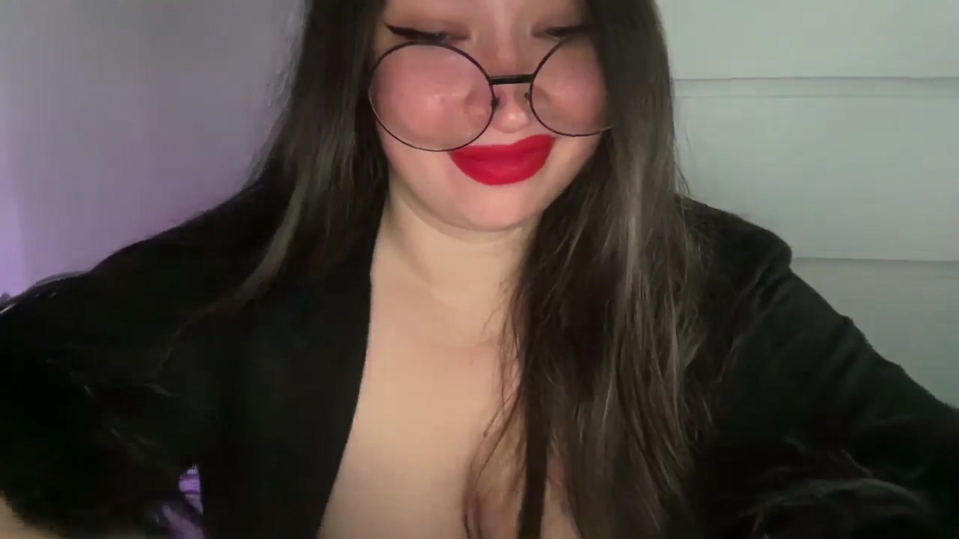 Gallery image thumbnail from Hasymura's myfreecams stream on, 11/01/2023, 14:43 image 11 of 20