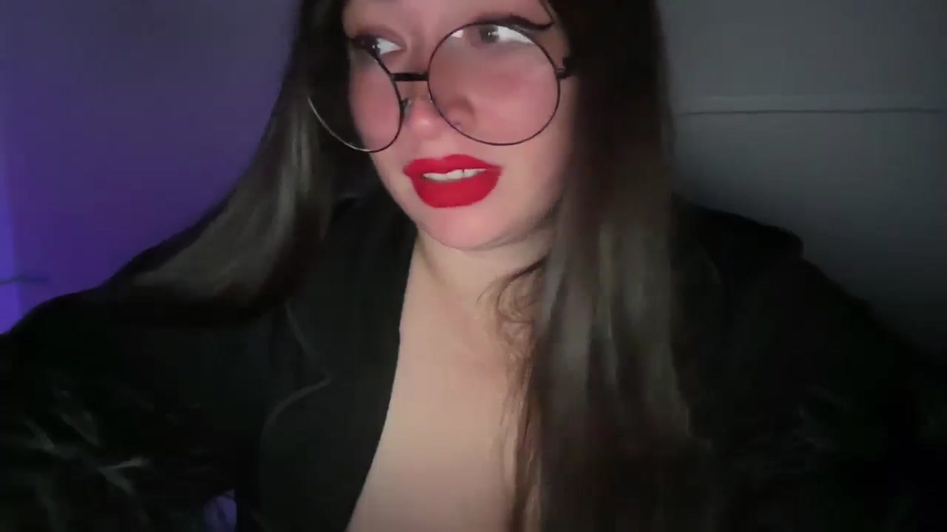 Gallery image thumbnail from Hasymura's myfreecams stream on, 11/01/2023, 18:39 image 3 of 20